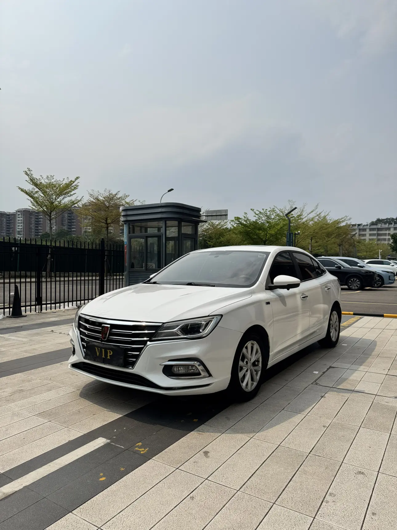 Roewe i5