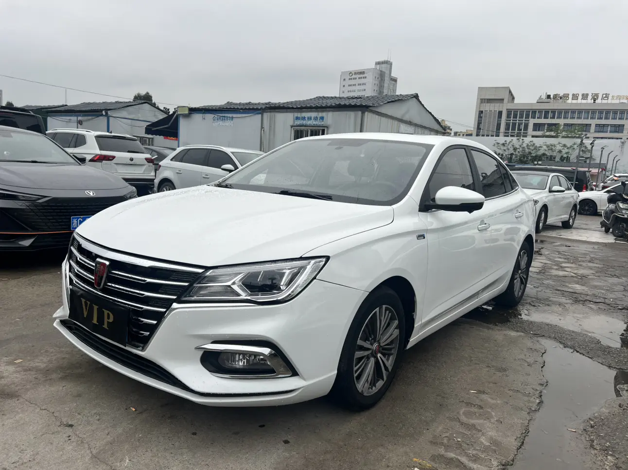 Roewe i5