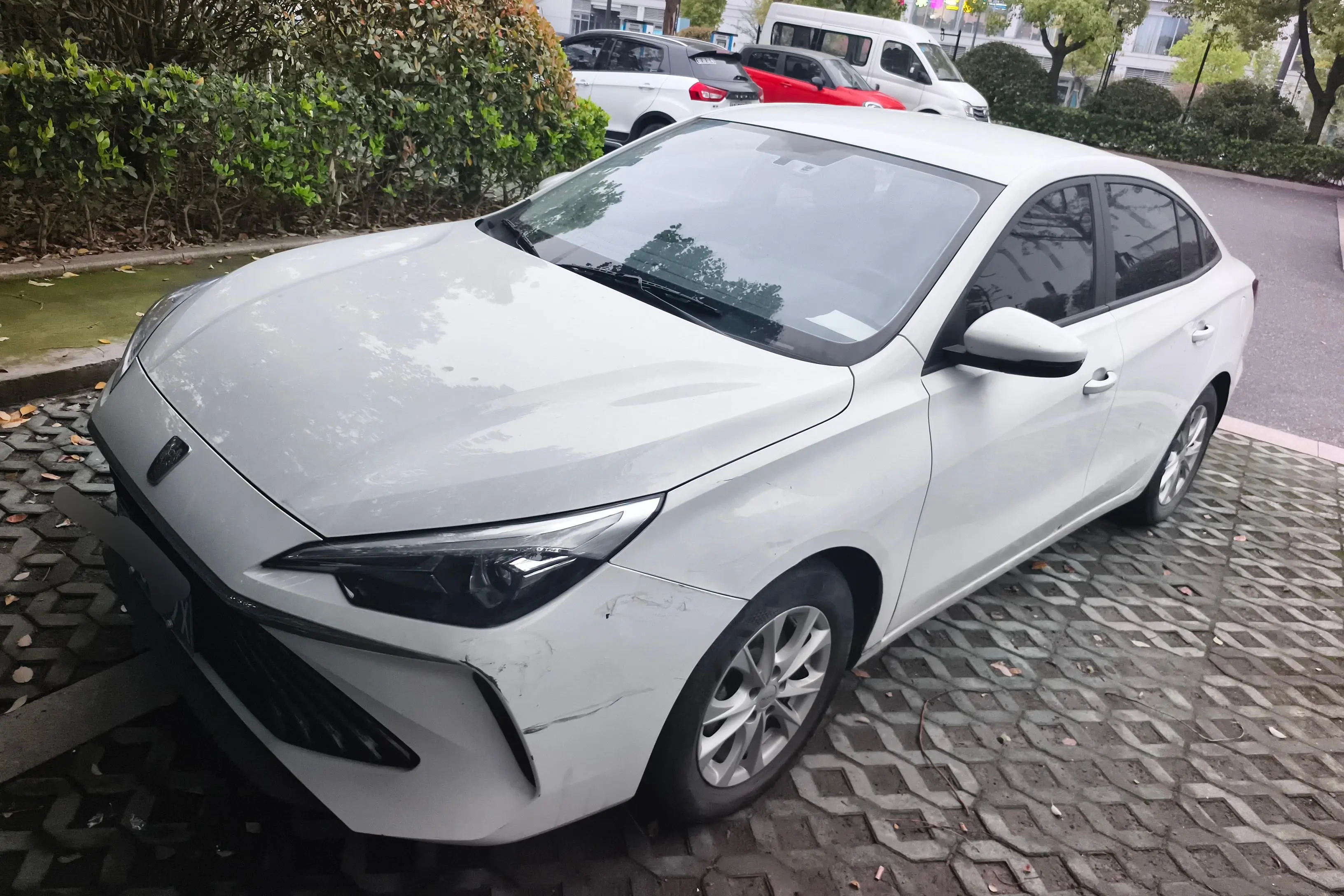 Roewe i5