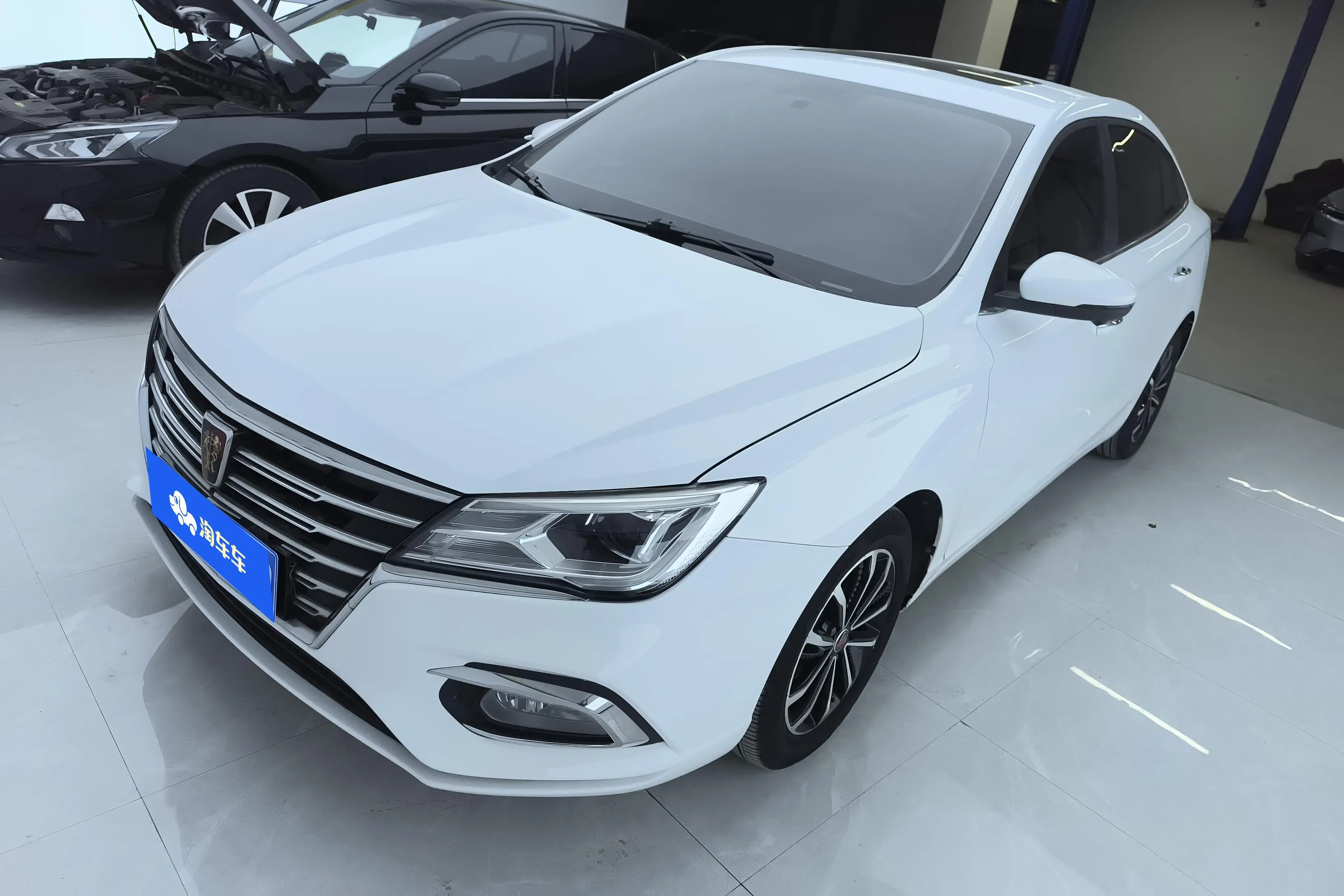 Roewe i5