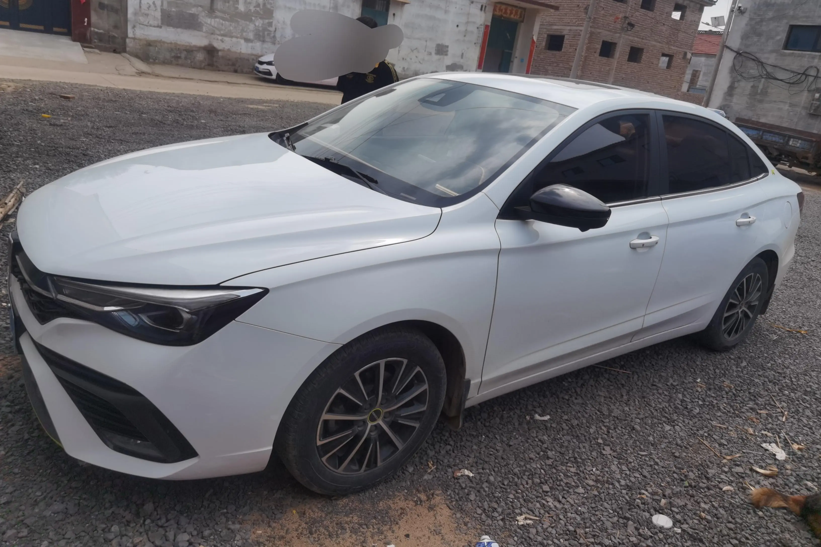 Roewe i5