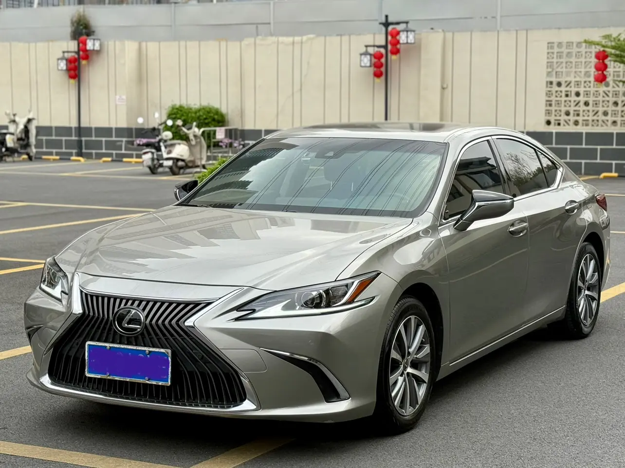 Lexus ES