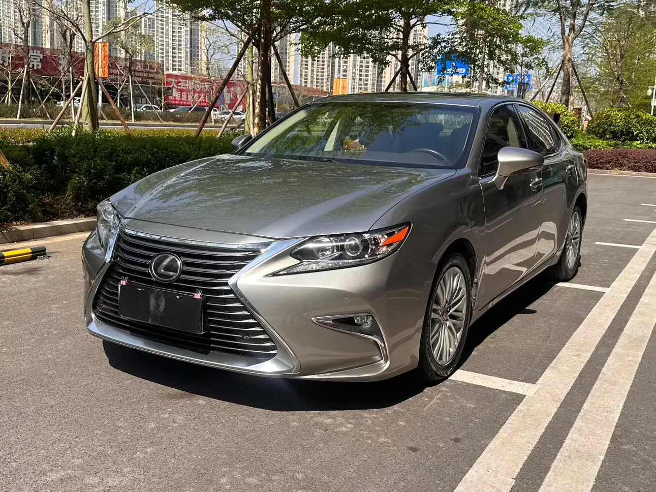 Lexus ES