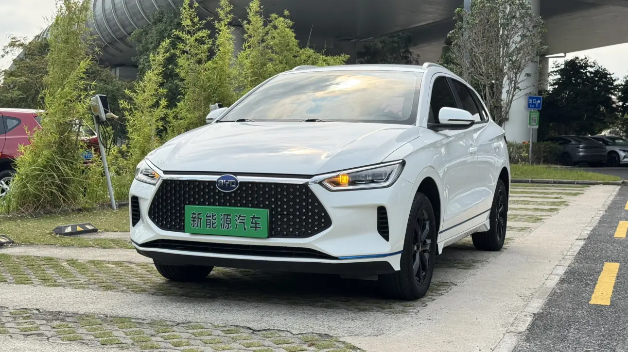 BYD e2