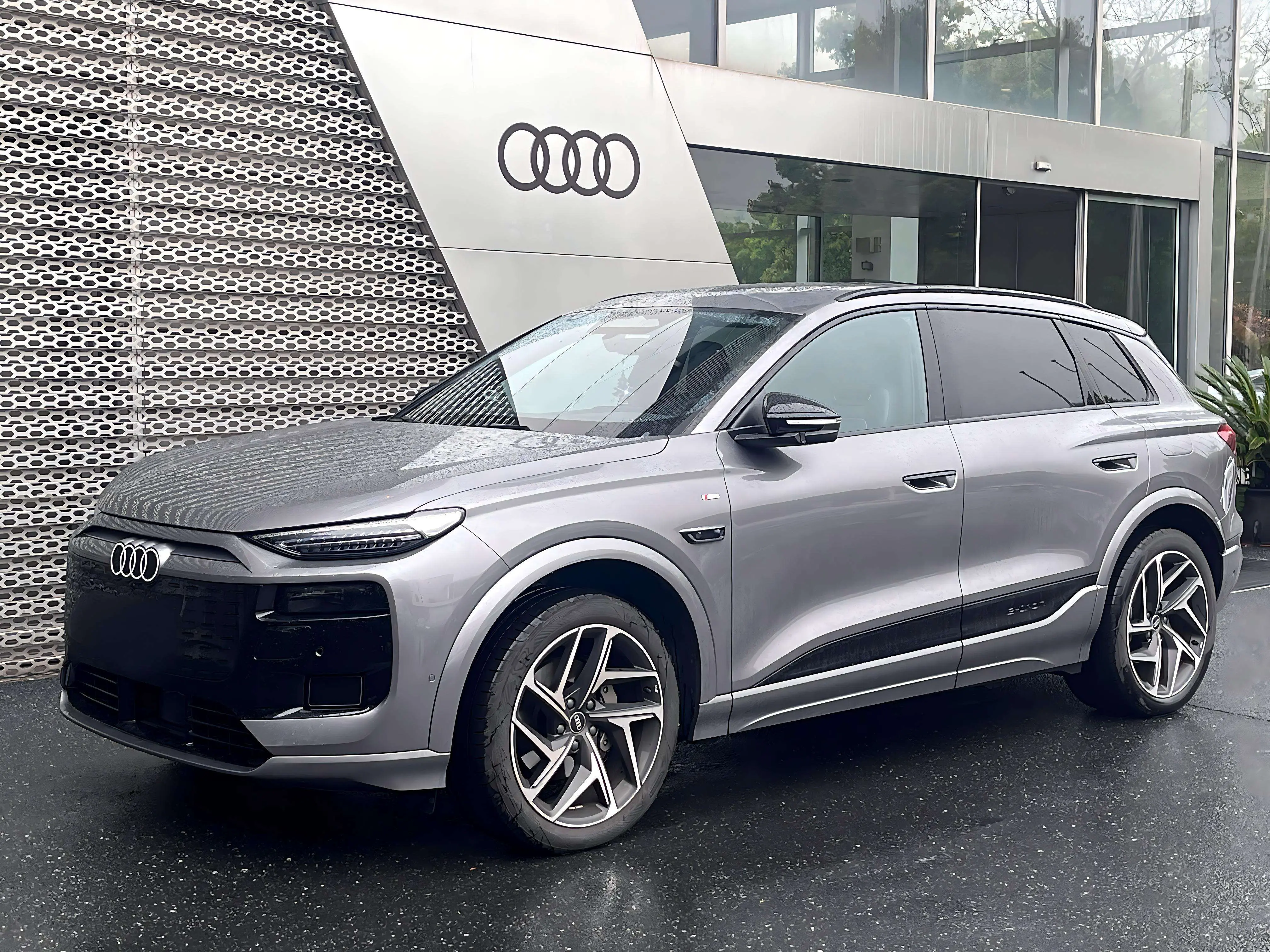 Audi Q6L e-tron