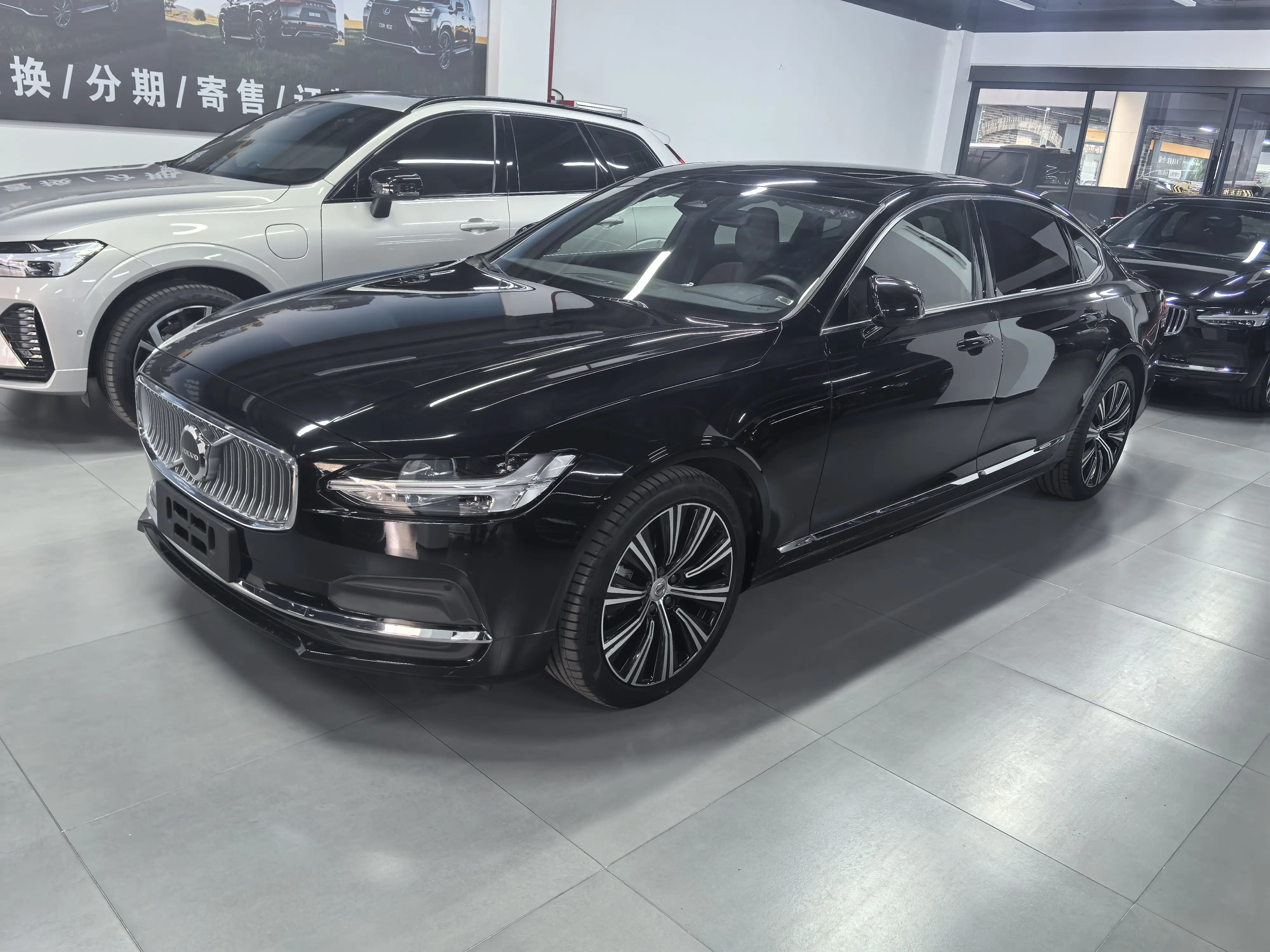Volvo S90