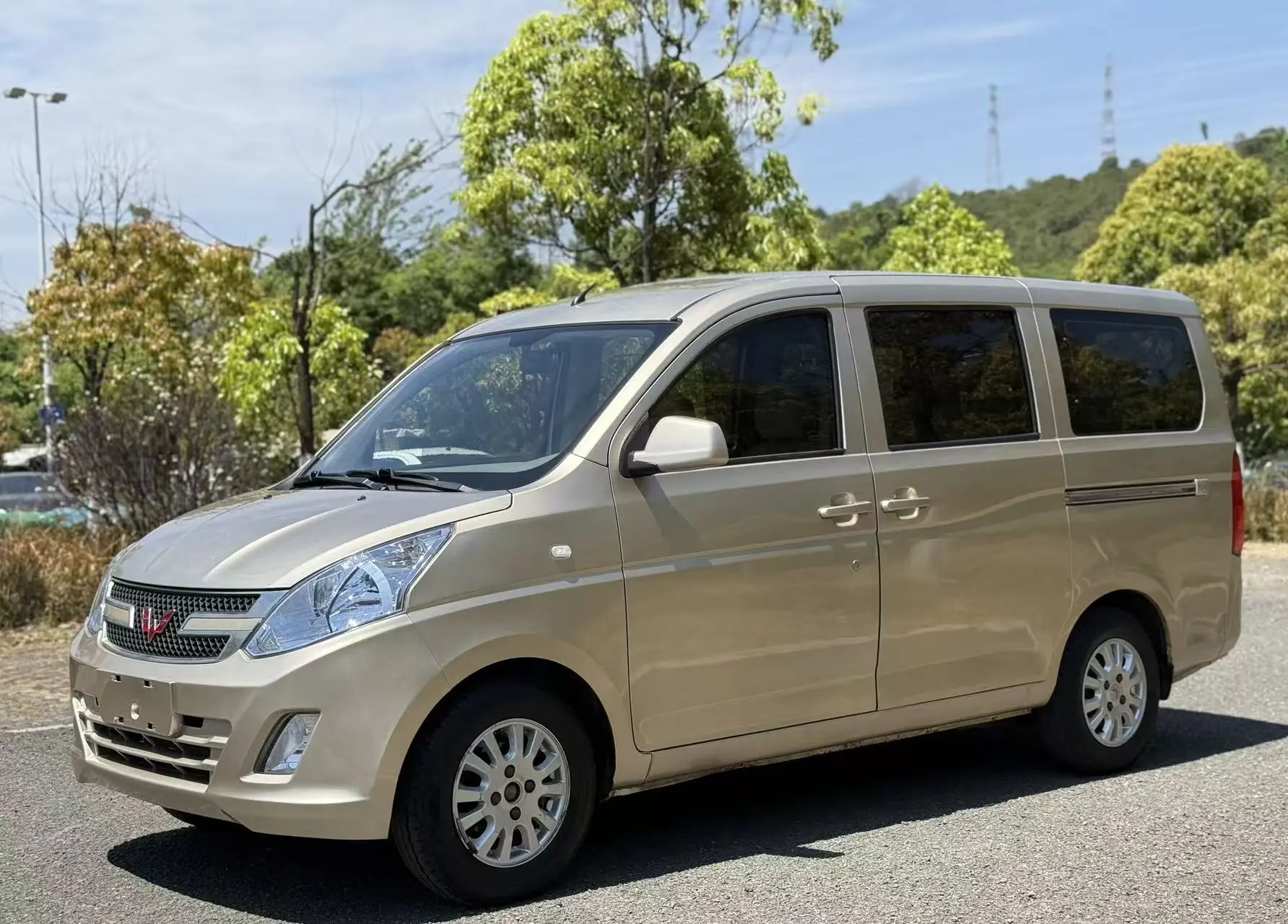 Wuling Rongguang V