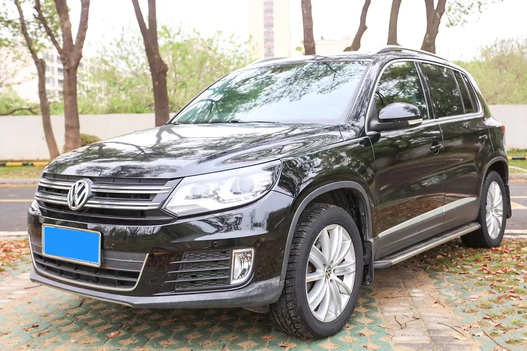 Volkswagen Tiguan (Tharu)