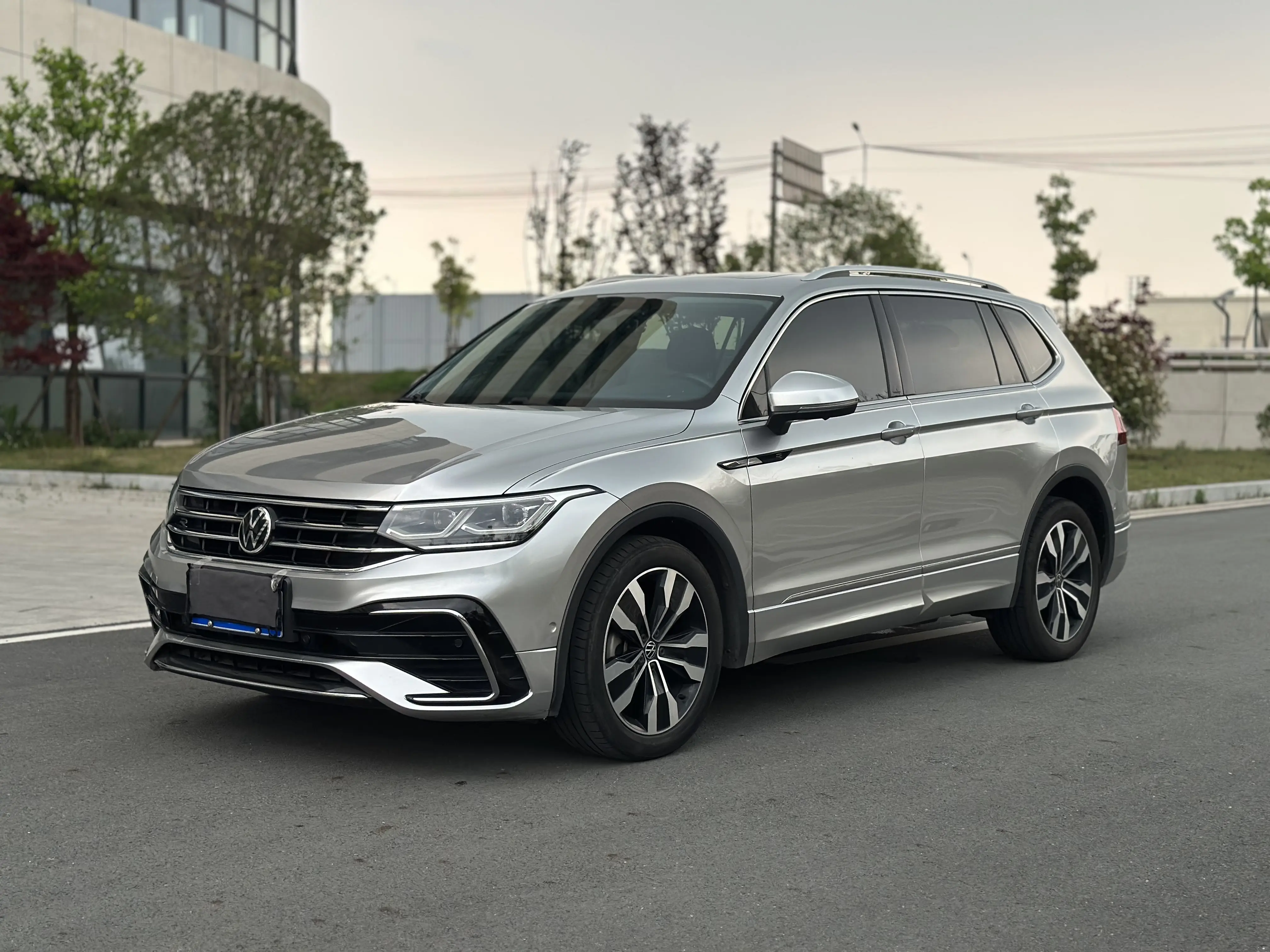 Volkswagen Tiguan L