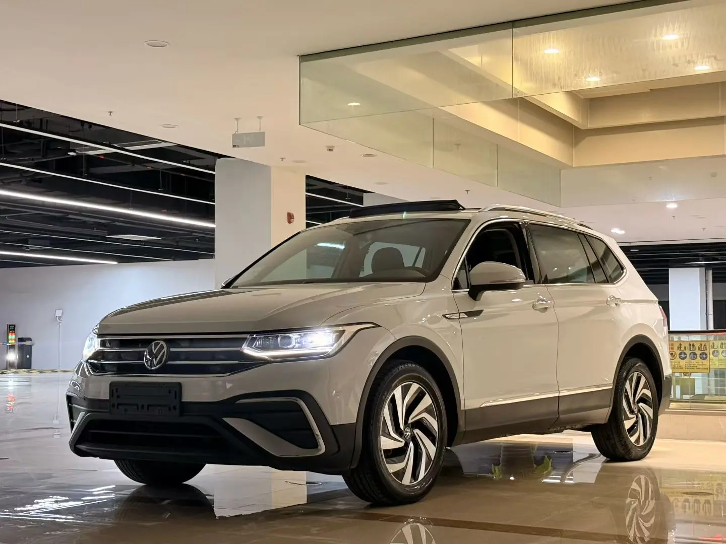 Volkswagen Tiguan L