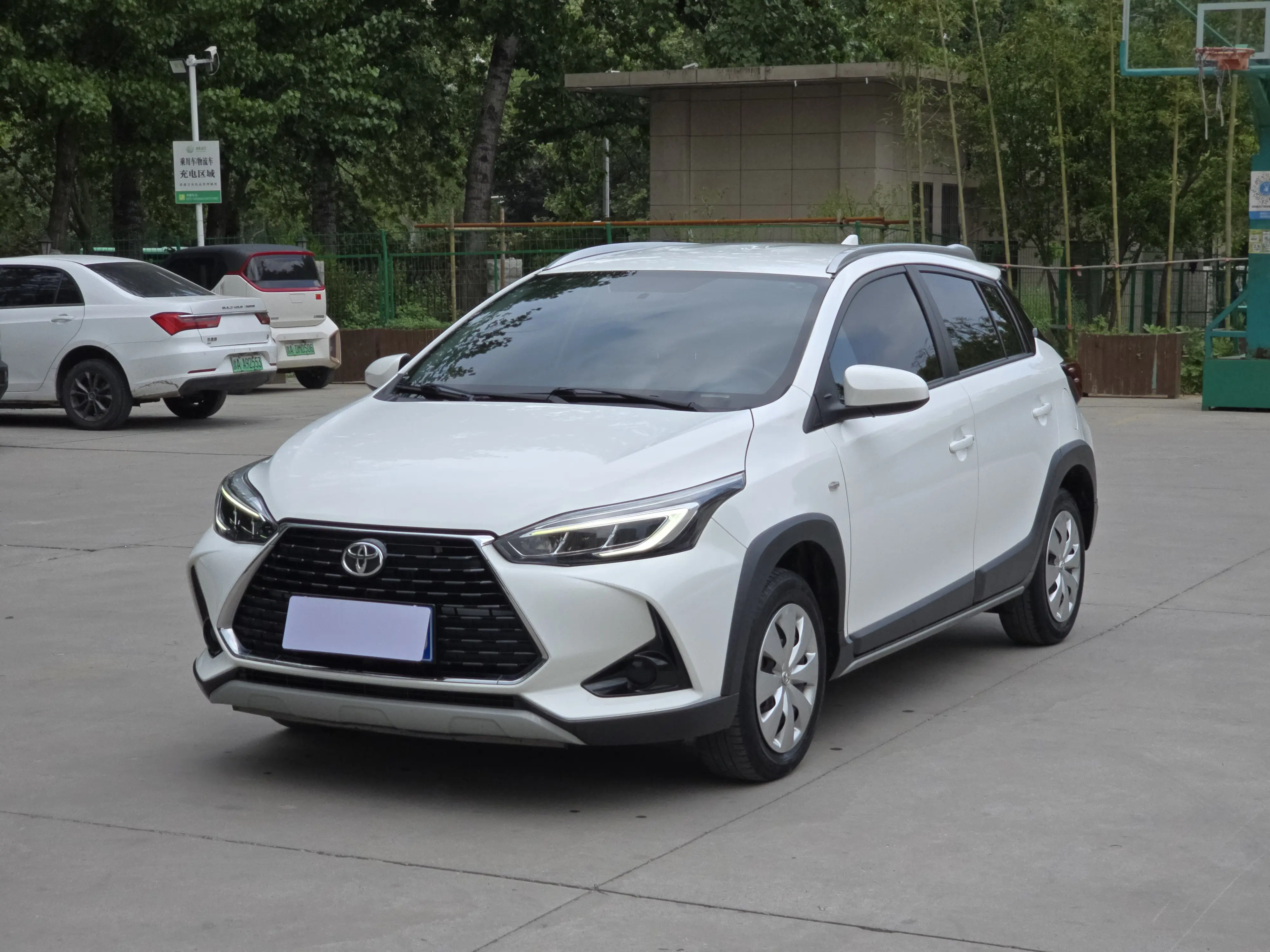Toyota Yaris L