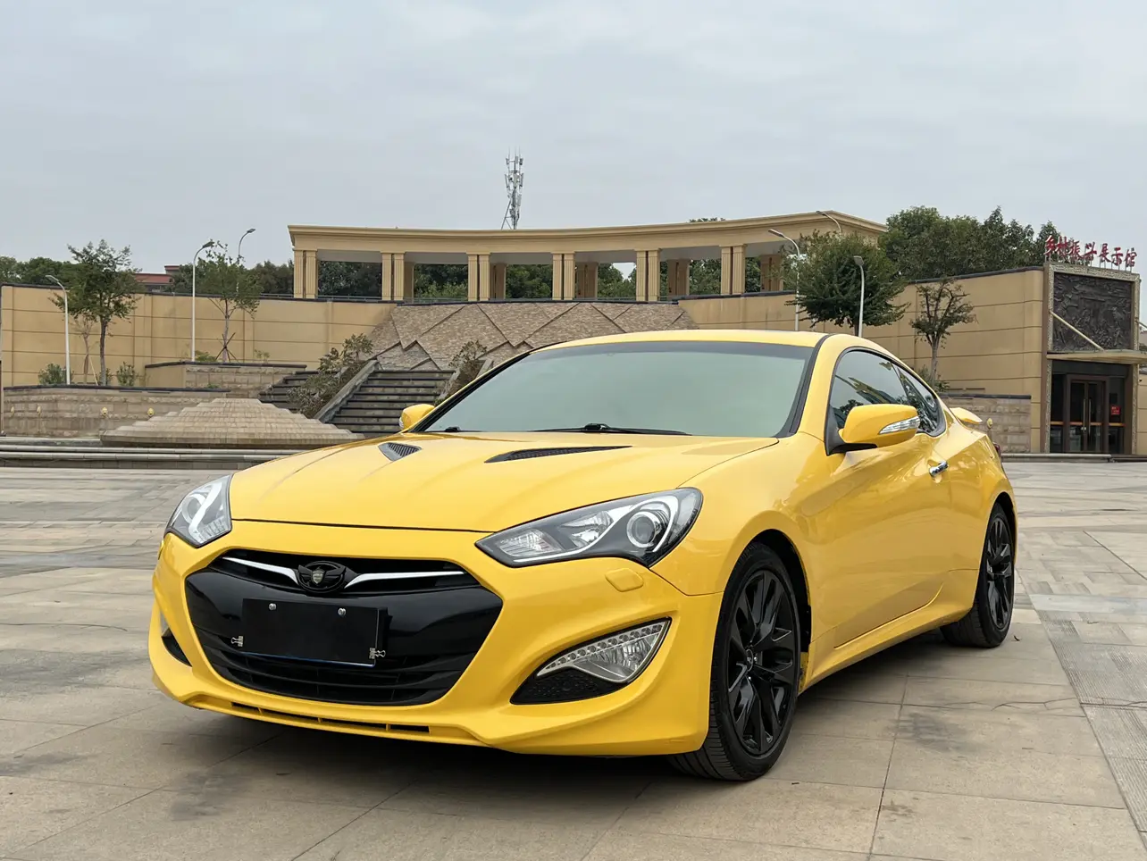 Hyundai Genesis-Coolpad