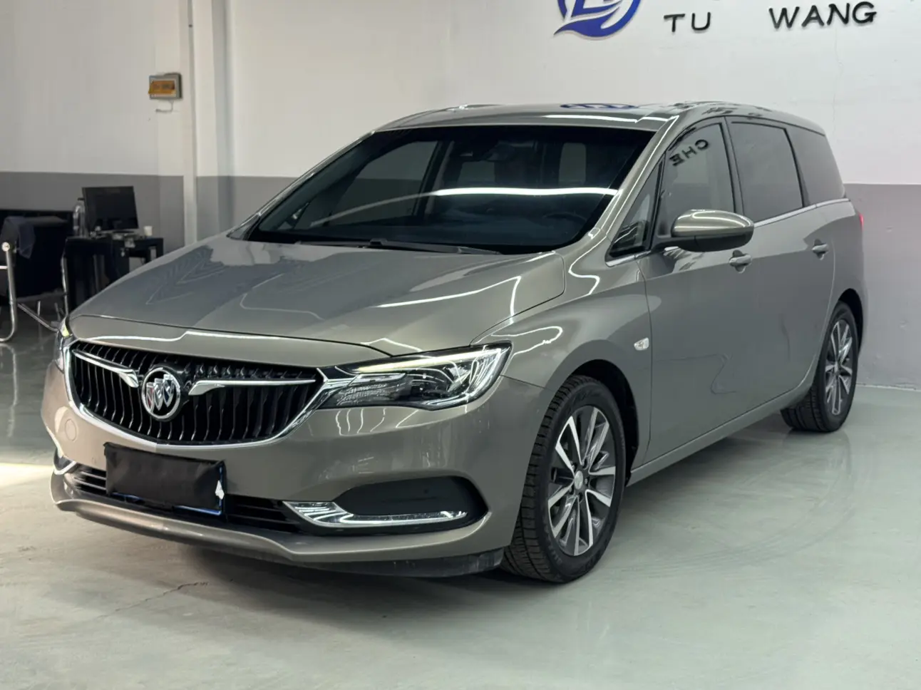 Buick GL6