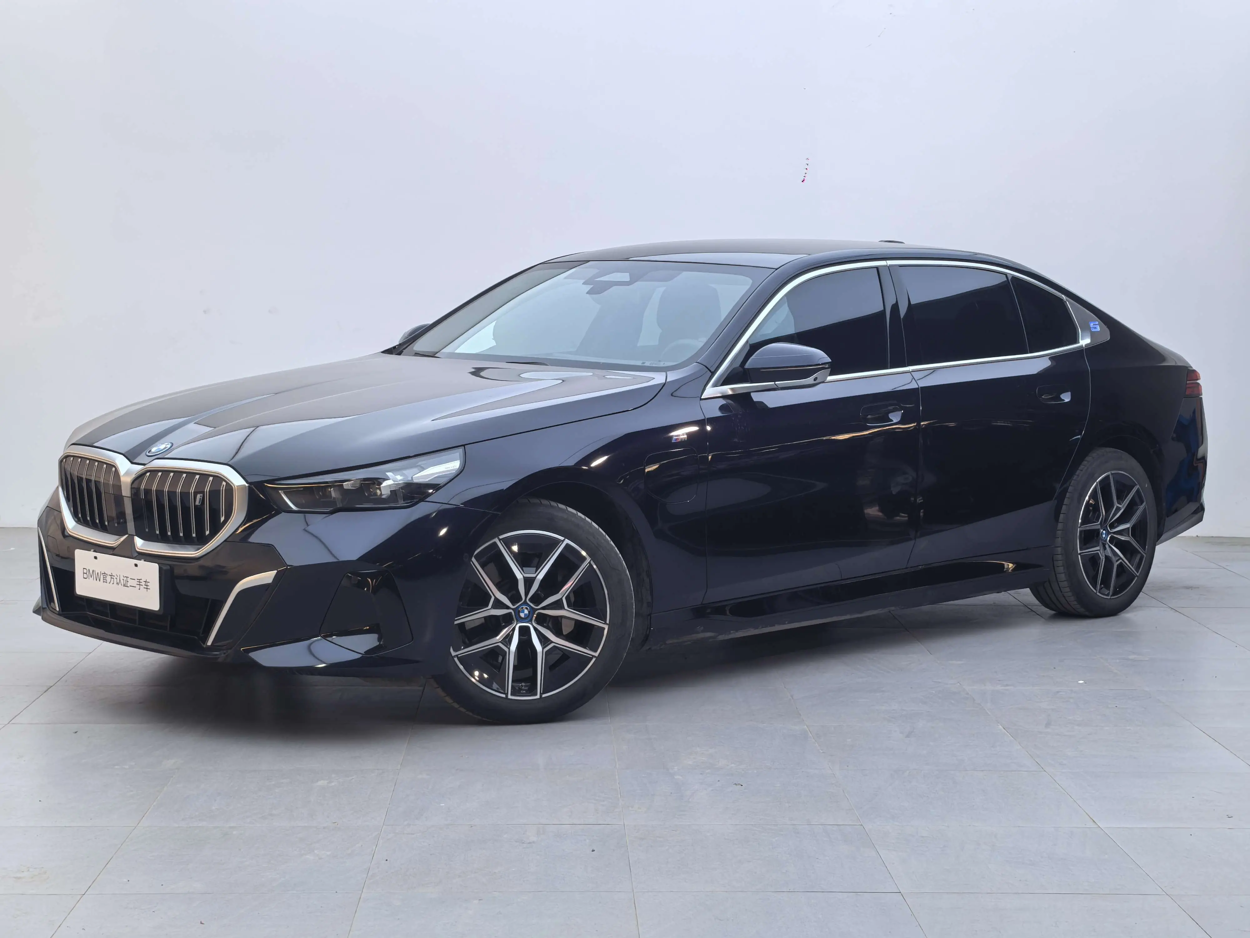 BMW i5