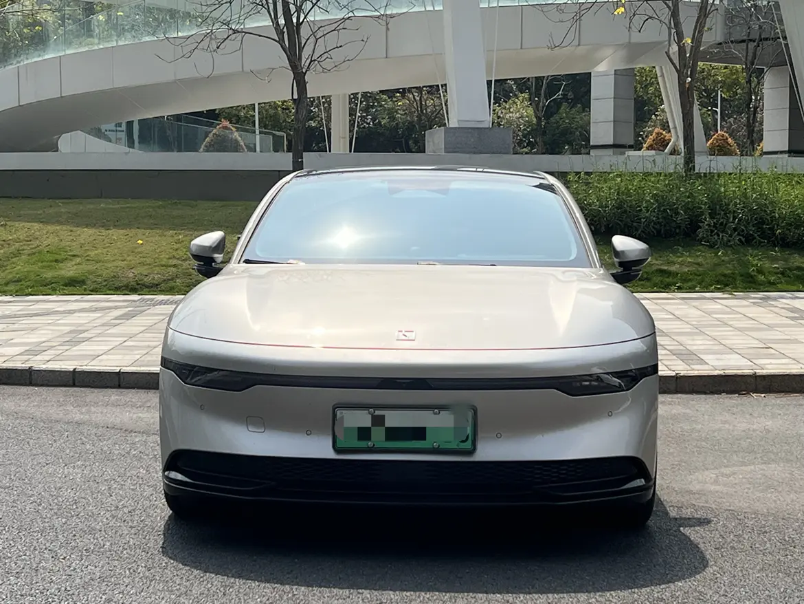 ZEEKR 007