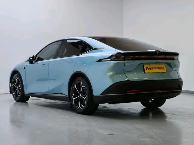 Deepal Dark blue L07