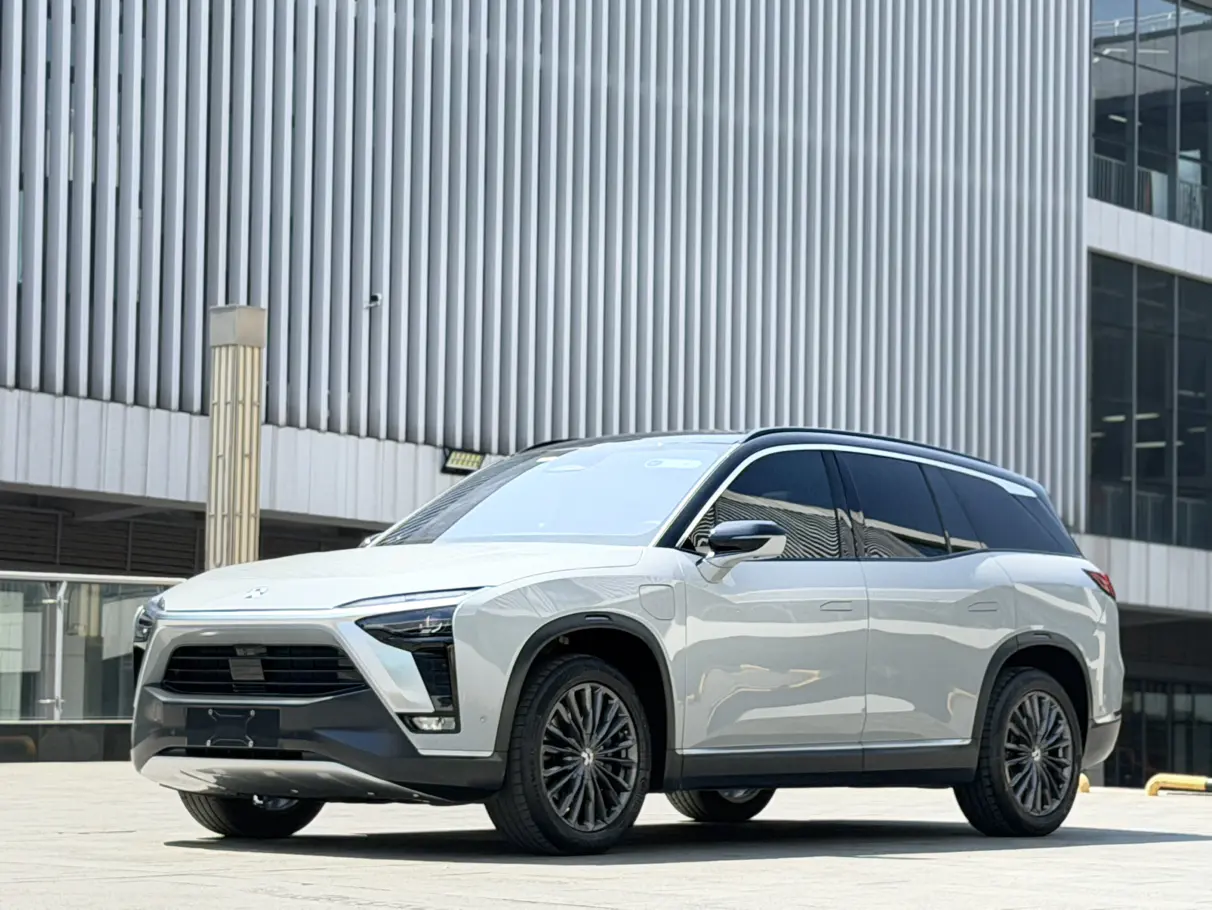 NIO ES8