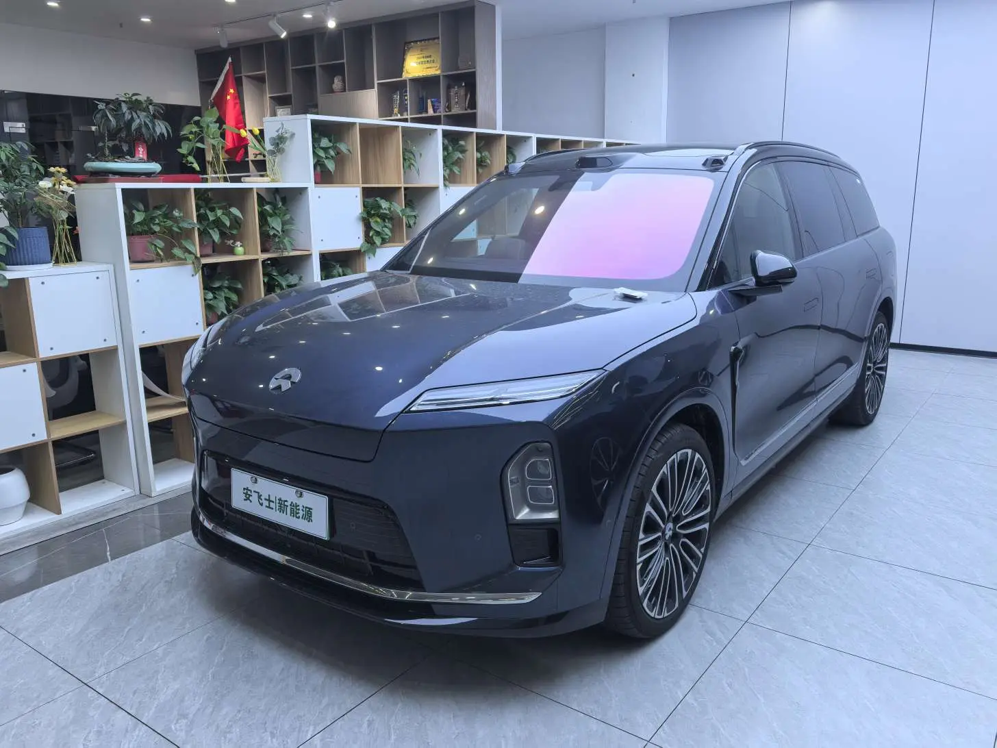 NIO ES8
