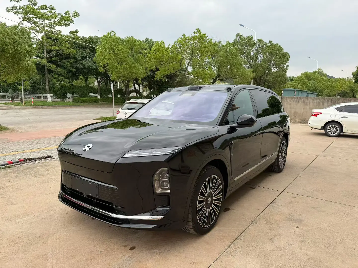 NIO ES8