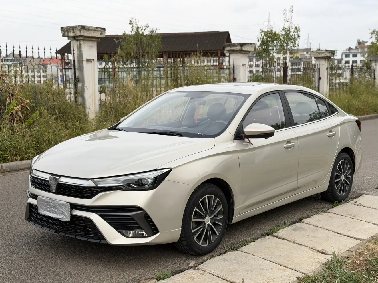 Roewe i5