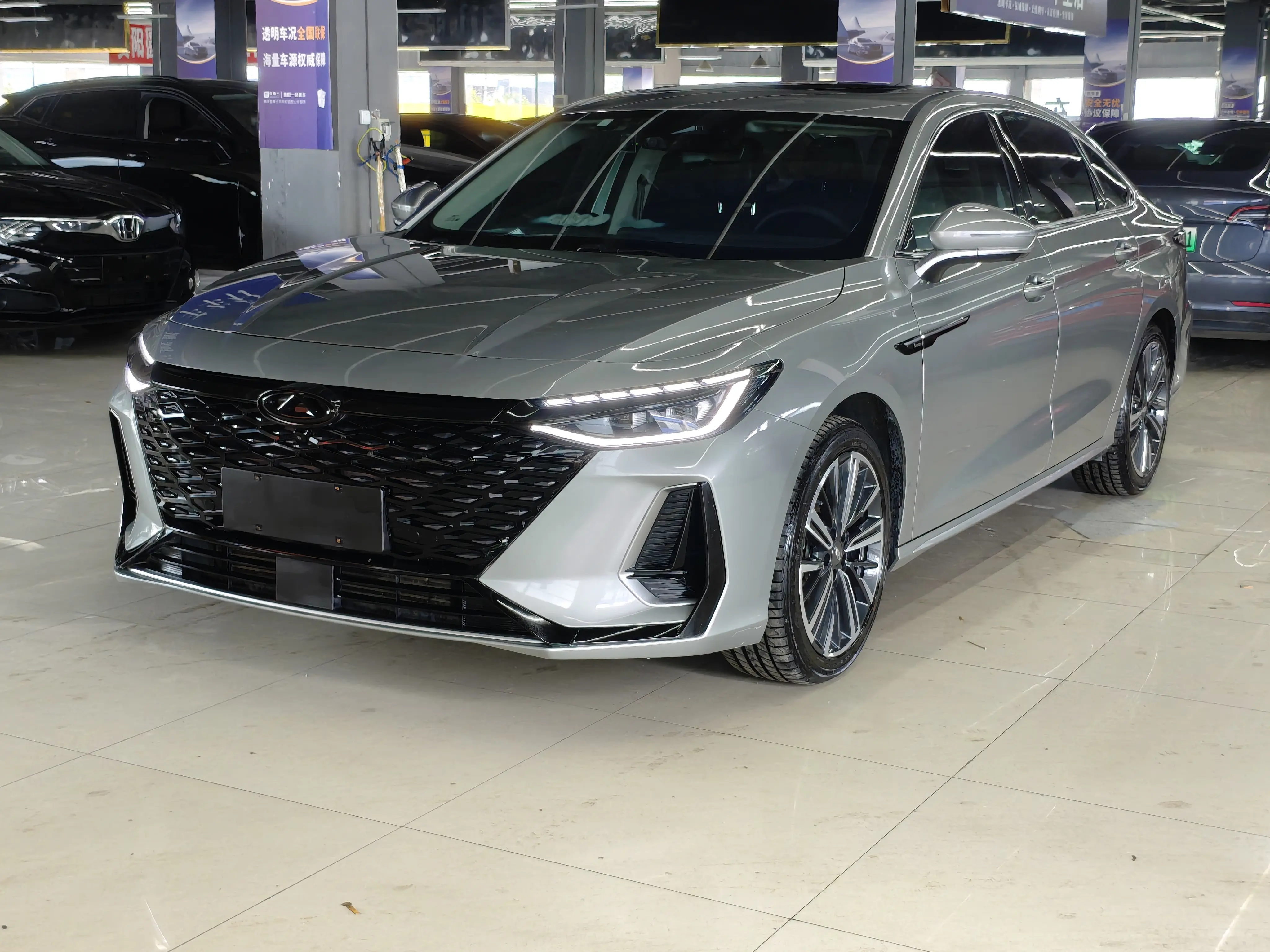 Chery Arrizo 8