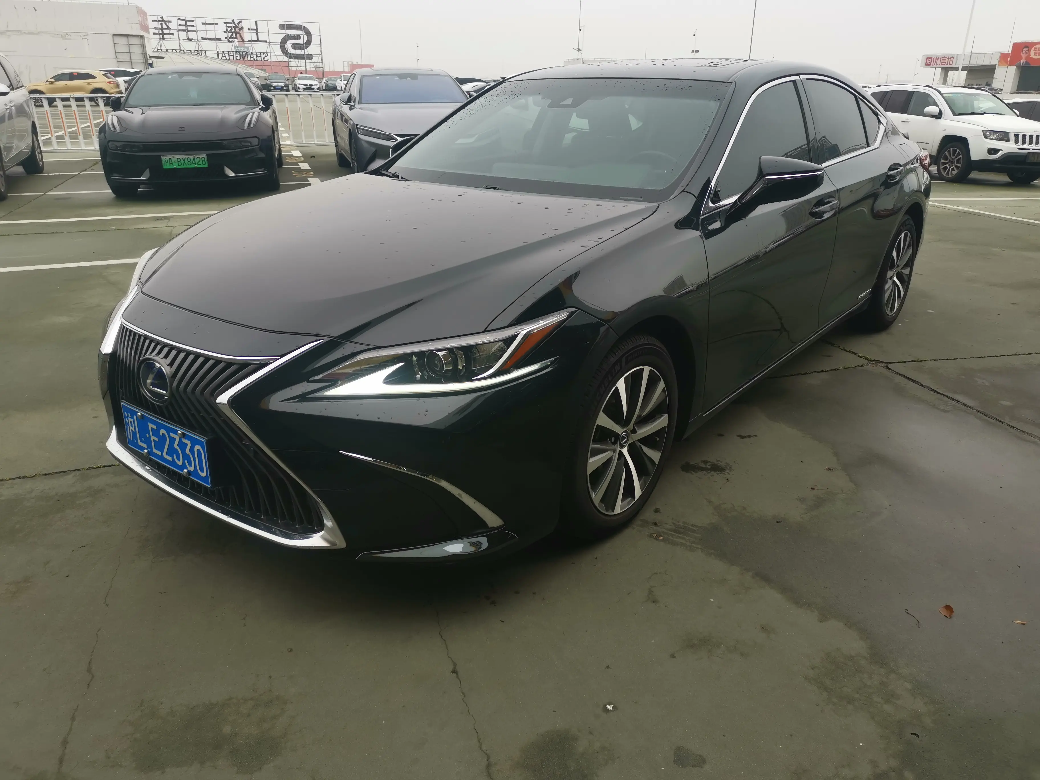Lexus ES
