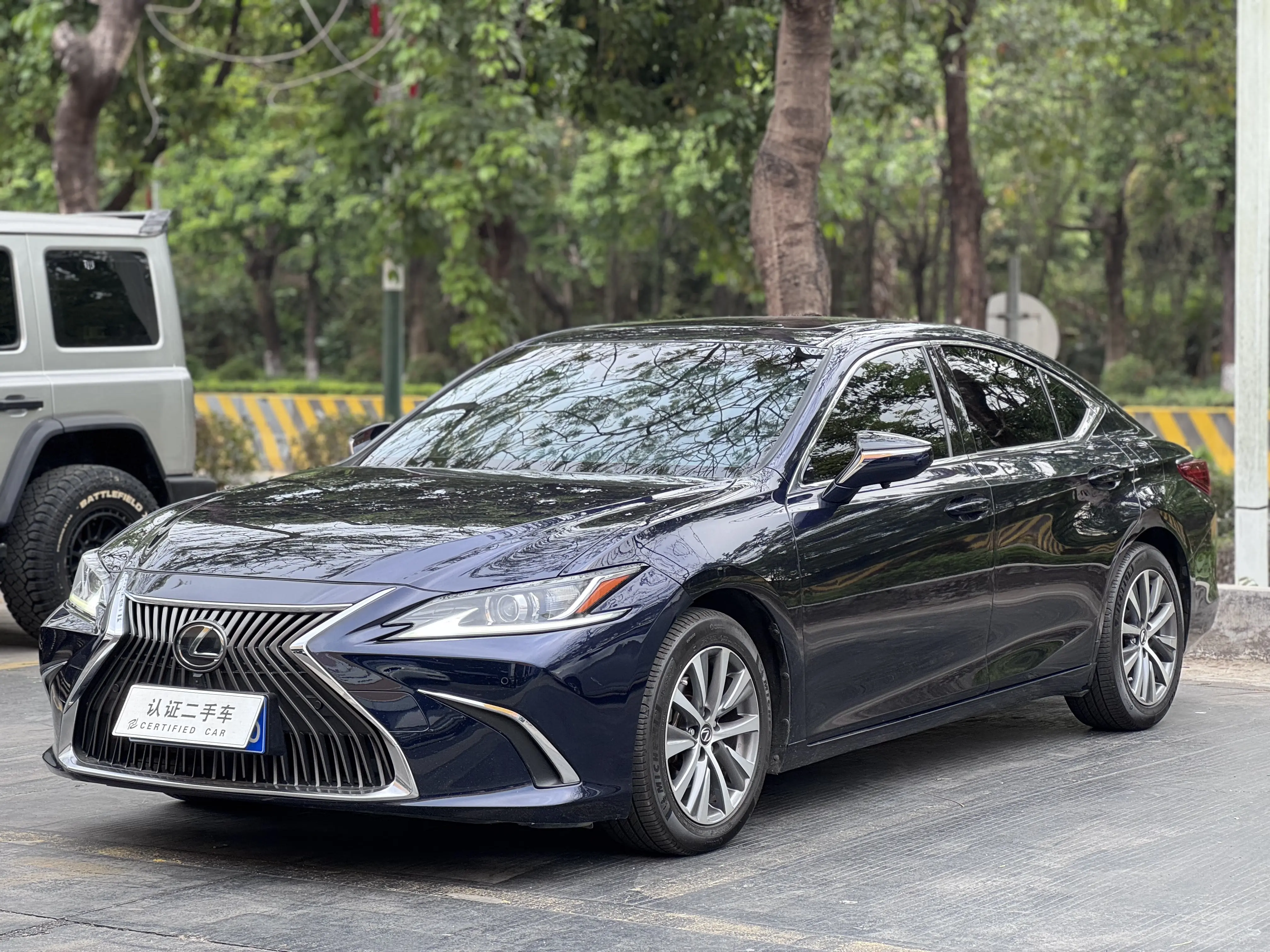 Lexus ES