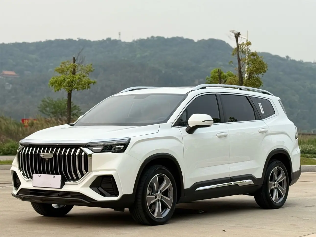 Geely Haoyue L
