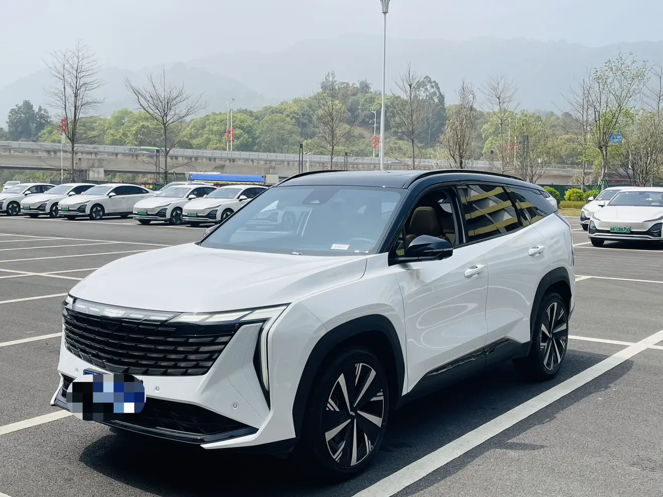 Geely Atlas L
