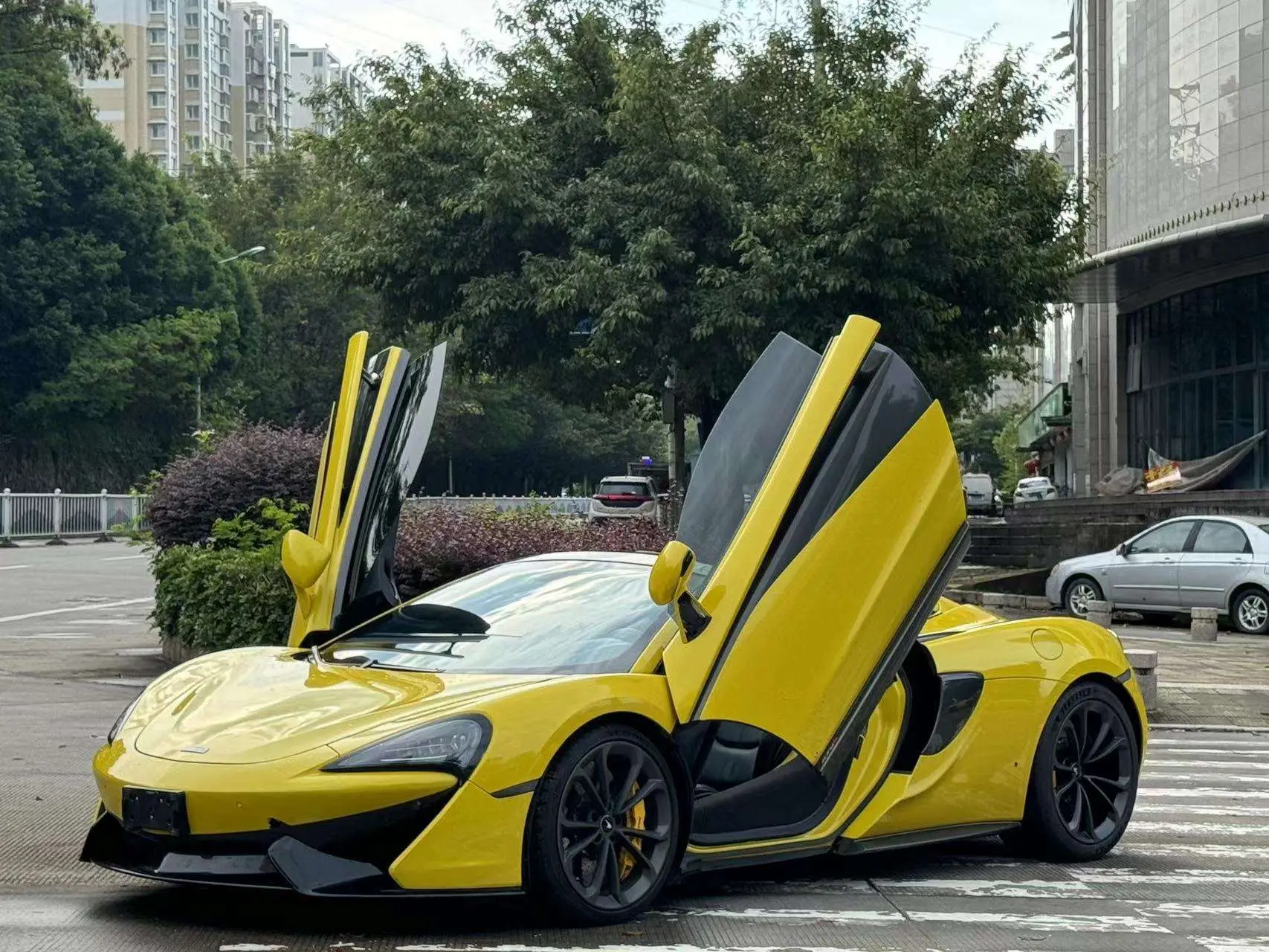 McLaren 570S
