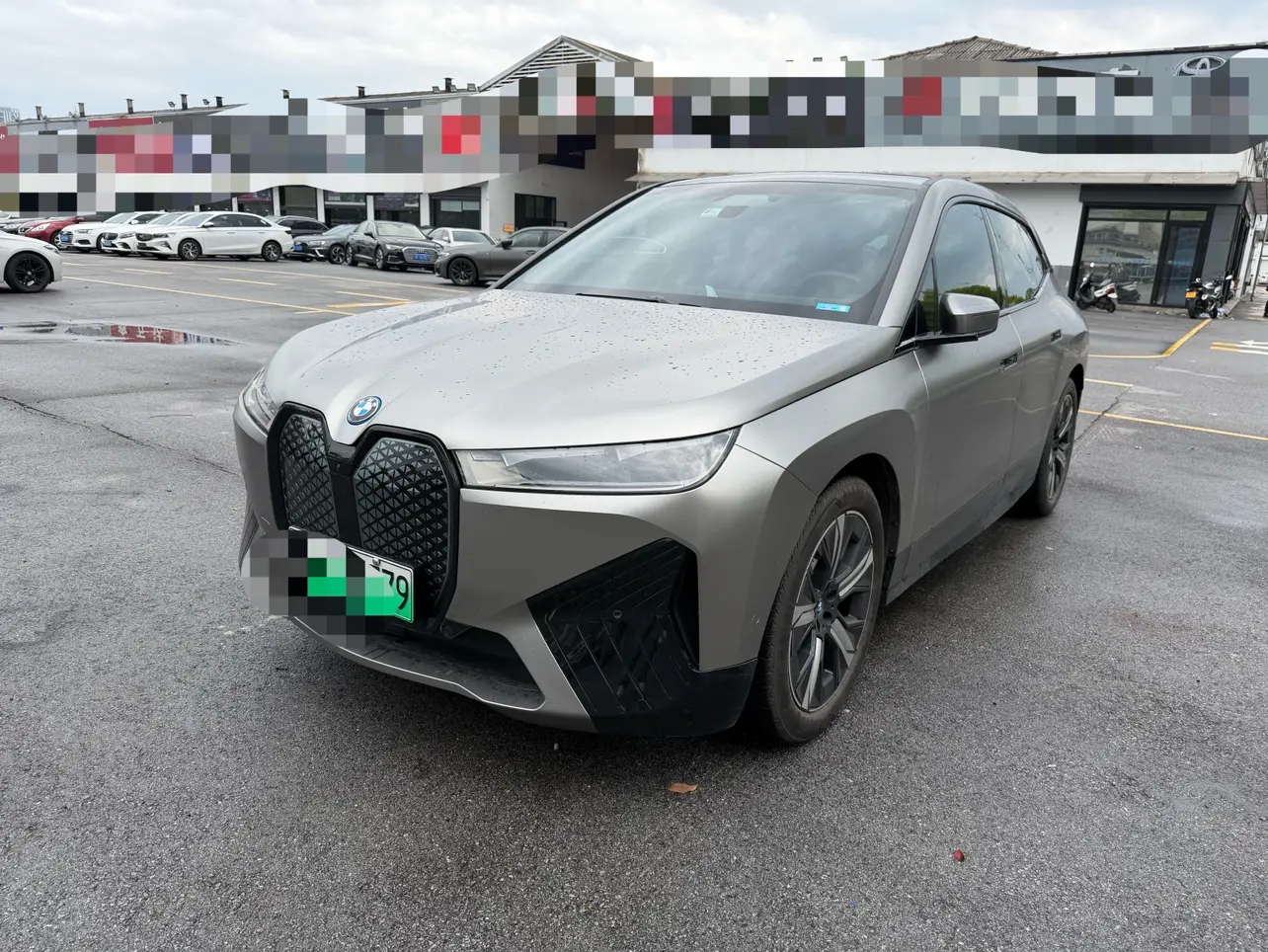 BMW iX