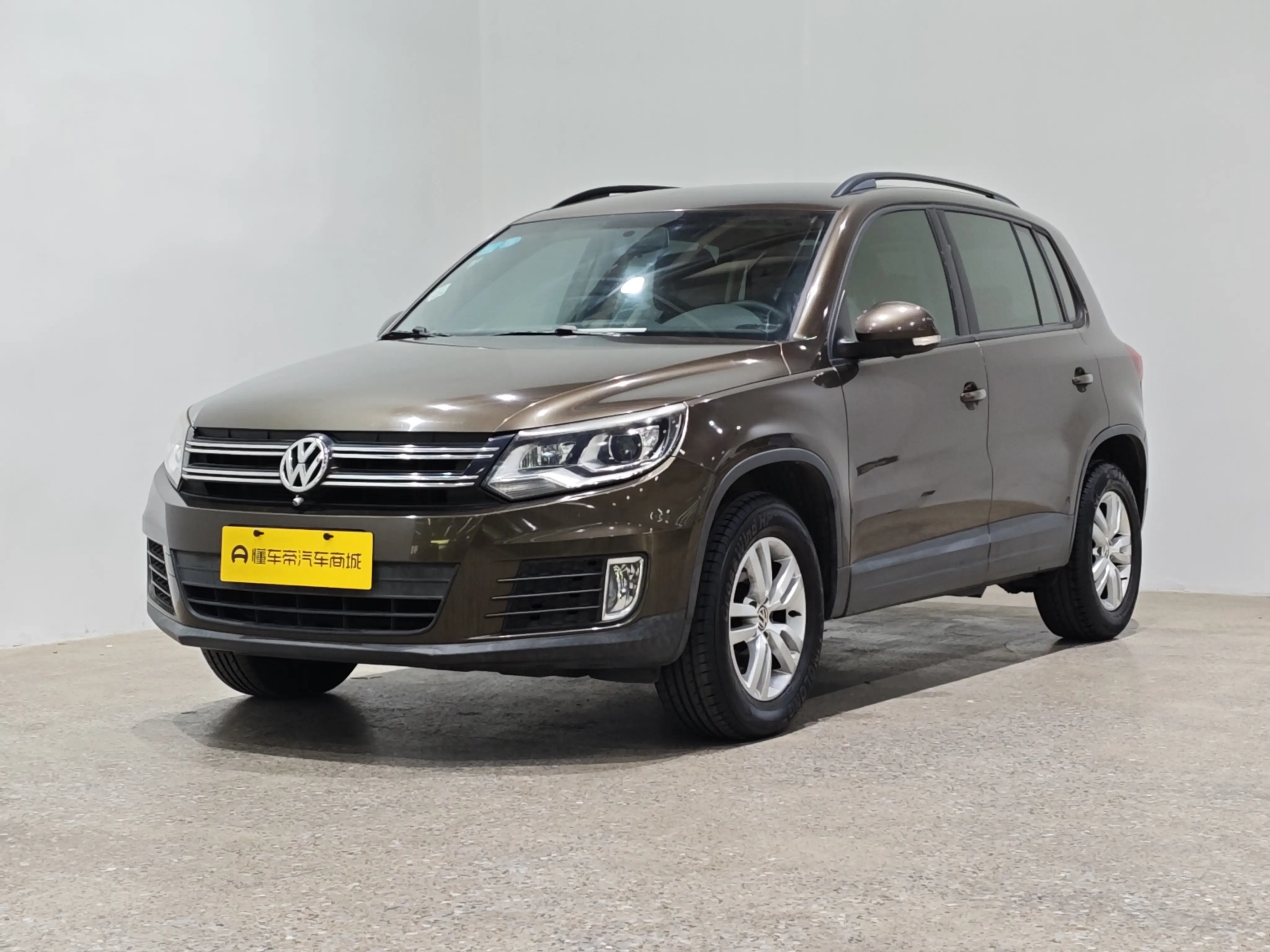 Volkswagen Tiguan (Tharu)
