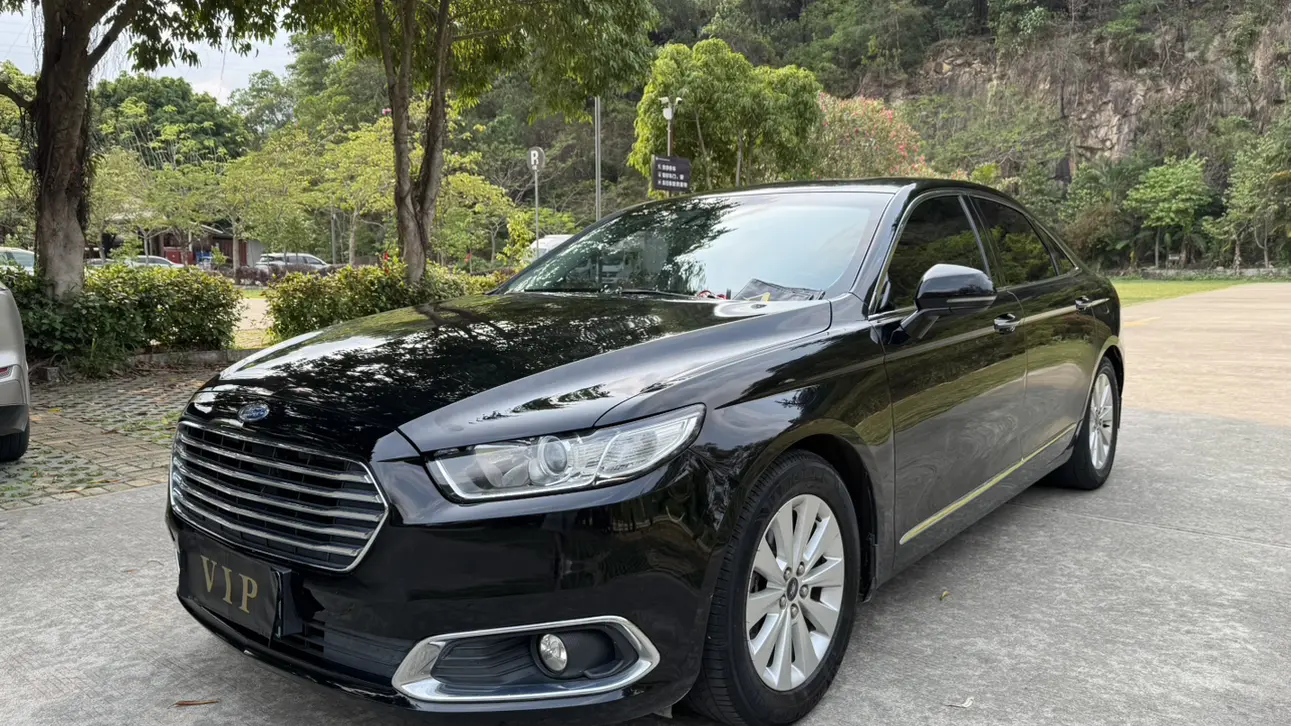 Ford Taurus