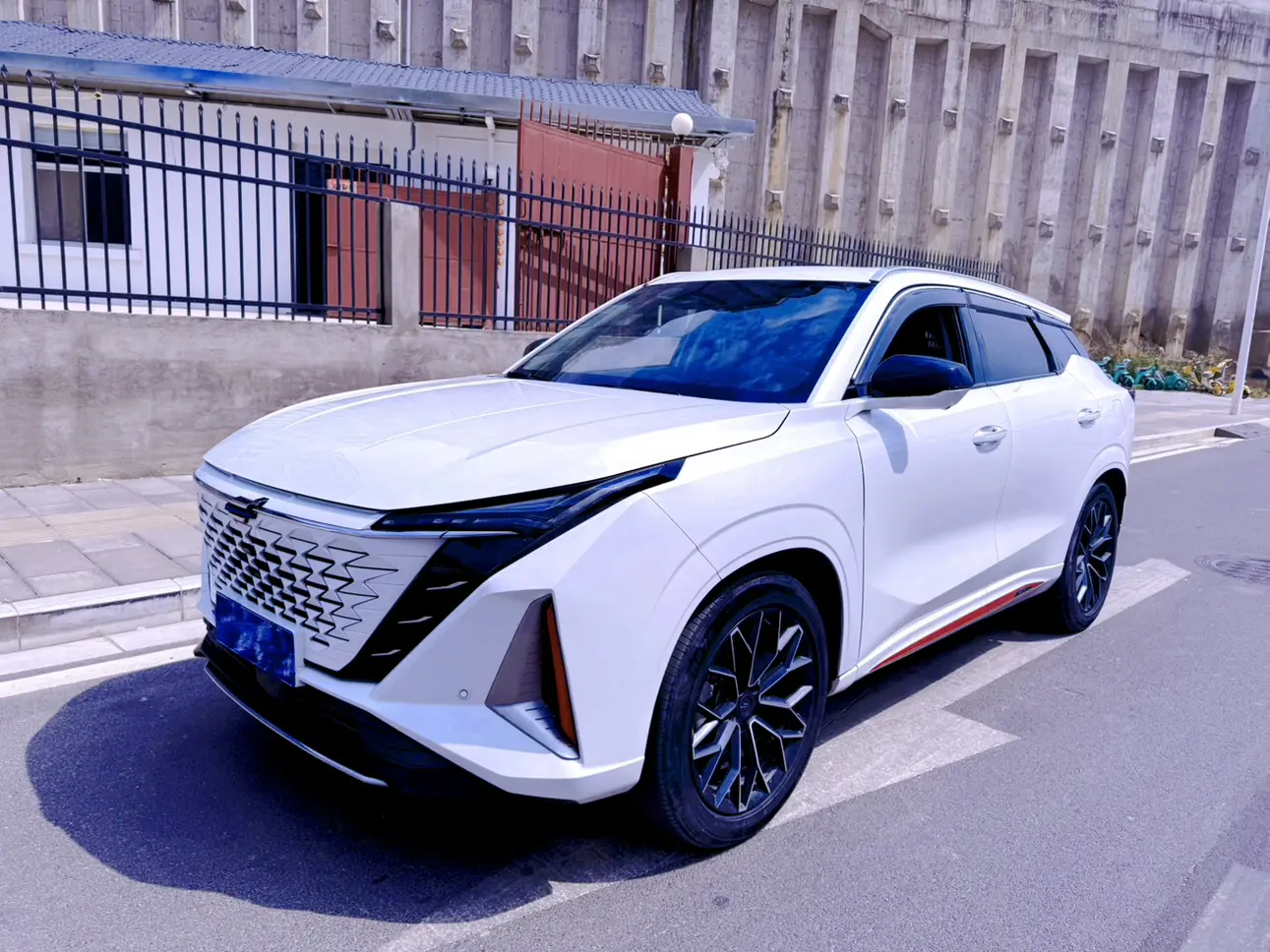 Oshan Changan Auchan Z6