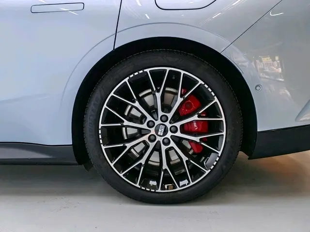 Geely Galaxy E8