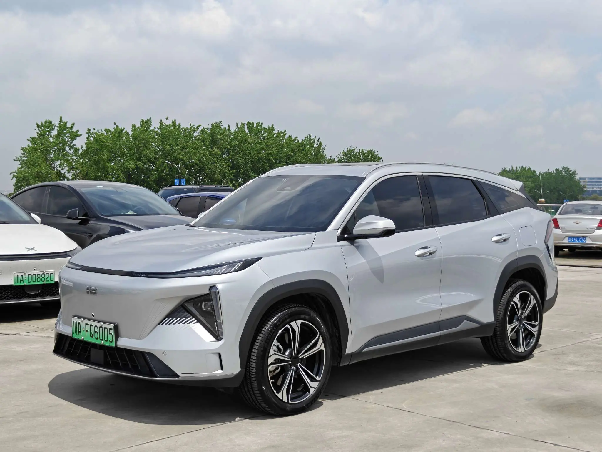 Geely Galaxy L7