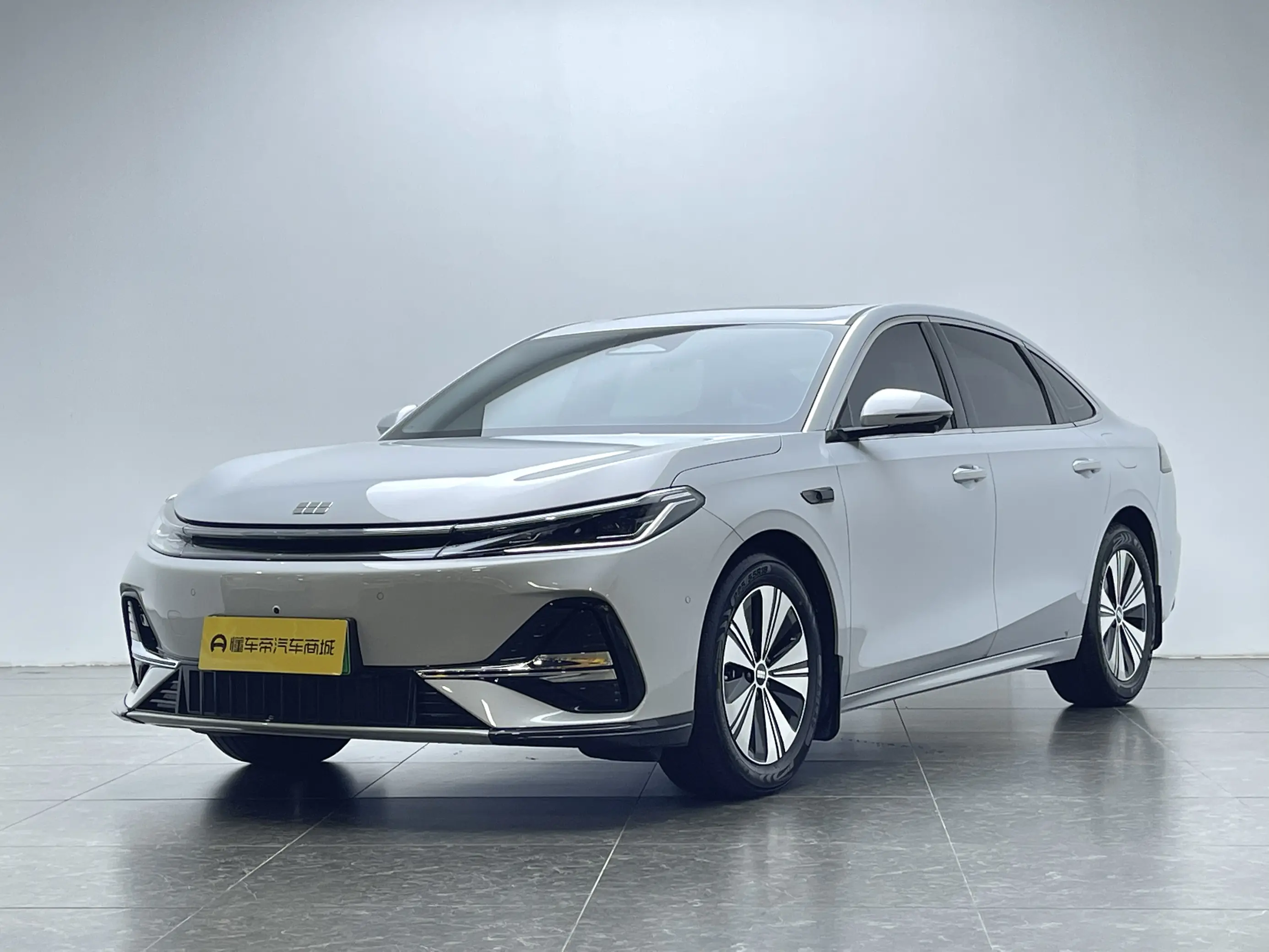 Geely Galaxy A7 PHEV