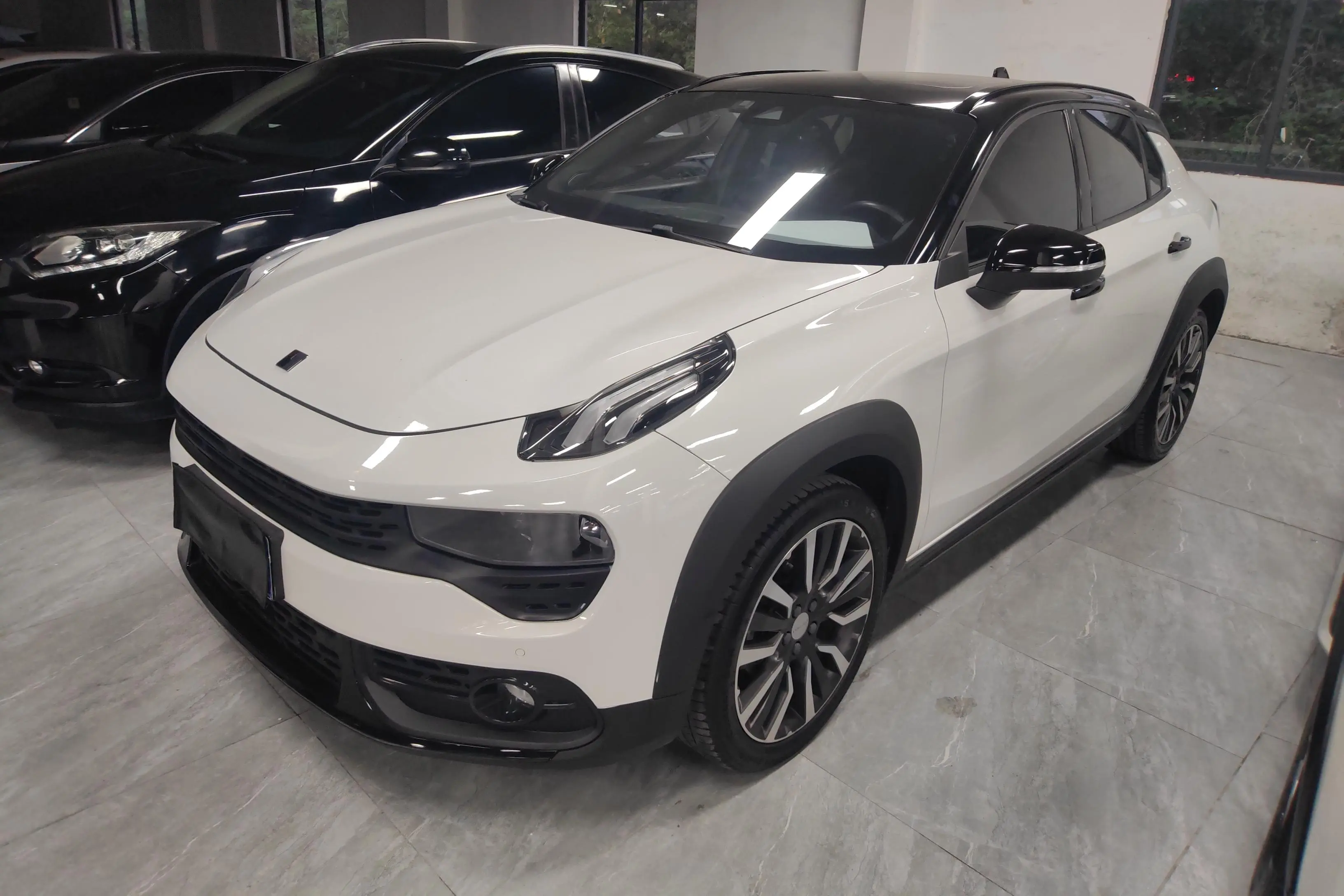 Lynk & Co 02