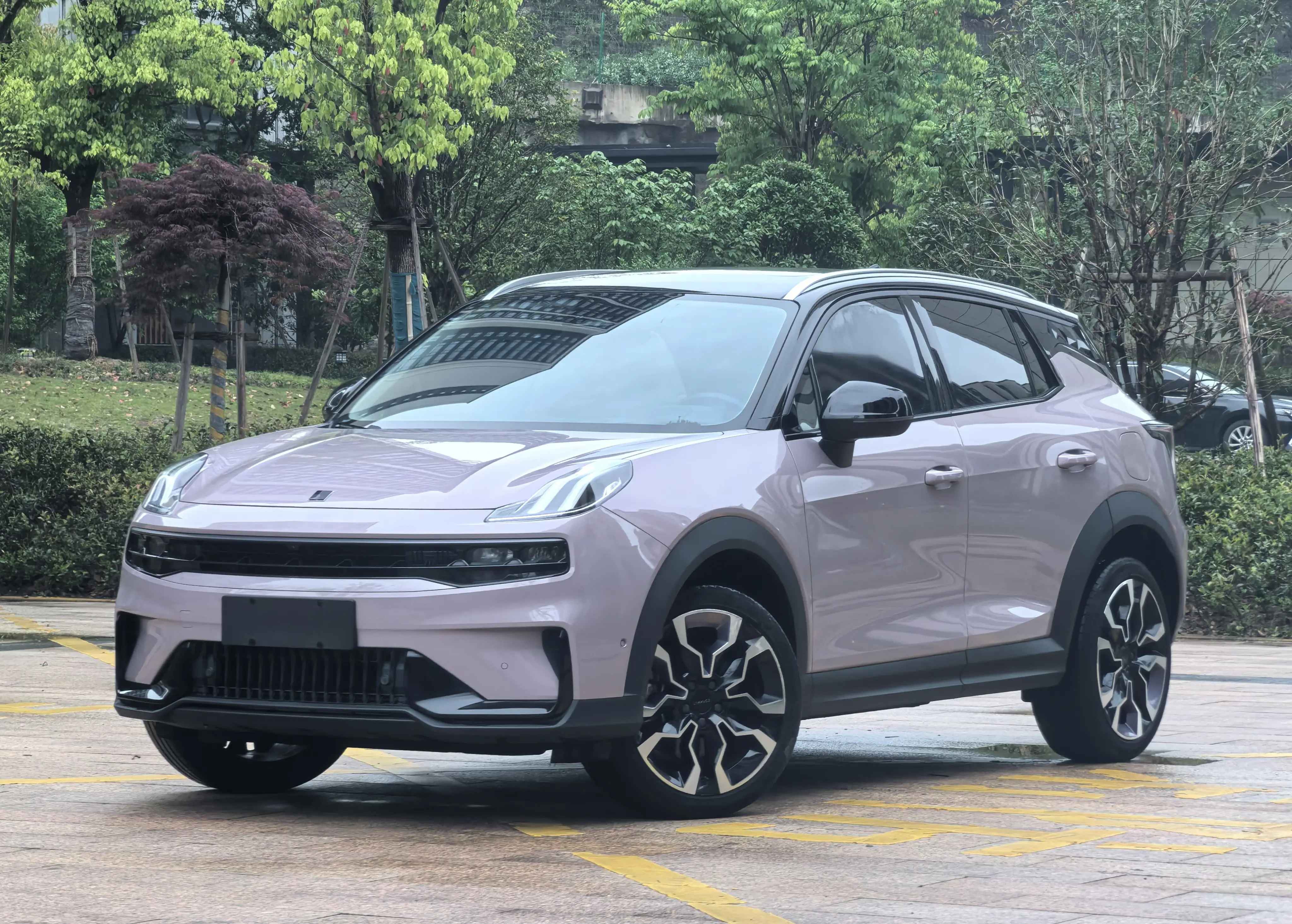 Lynk & Co 06