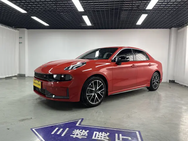 Lynk & Co 03