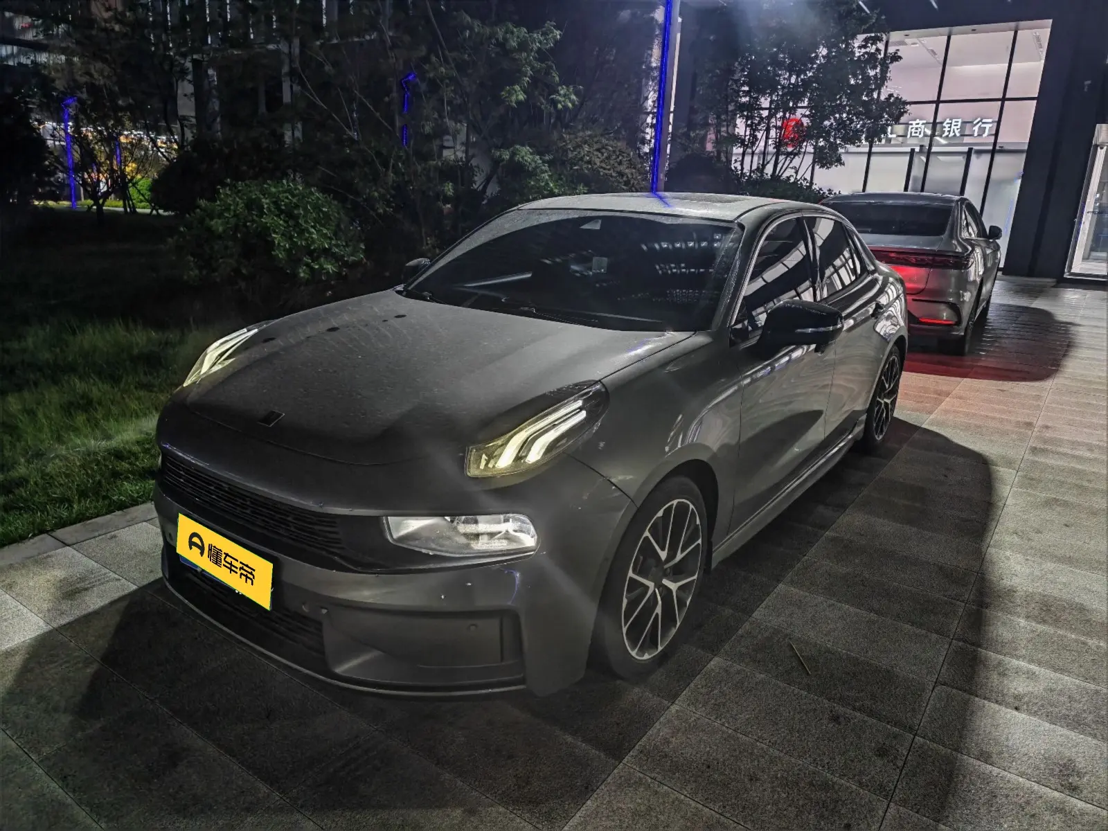 Lynk & Co 03