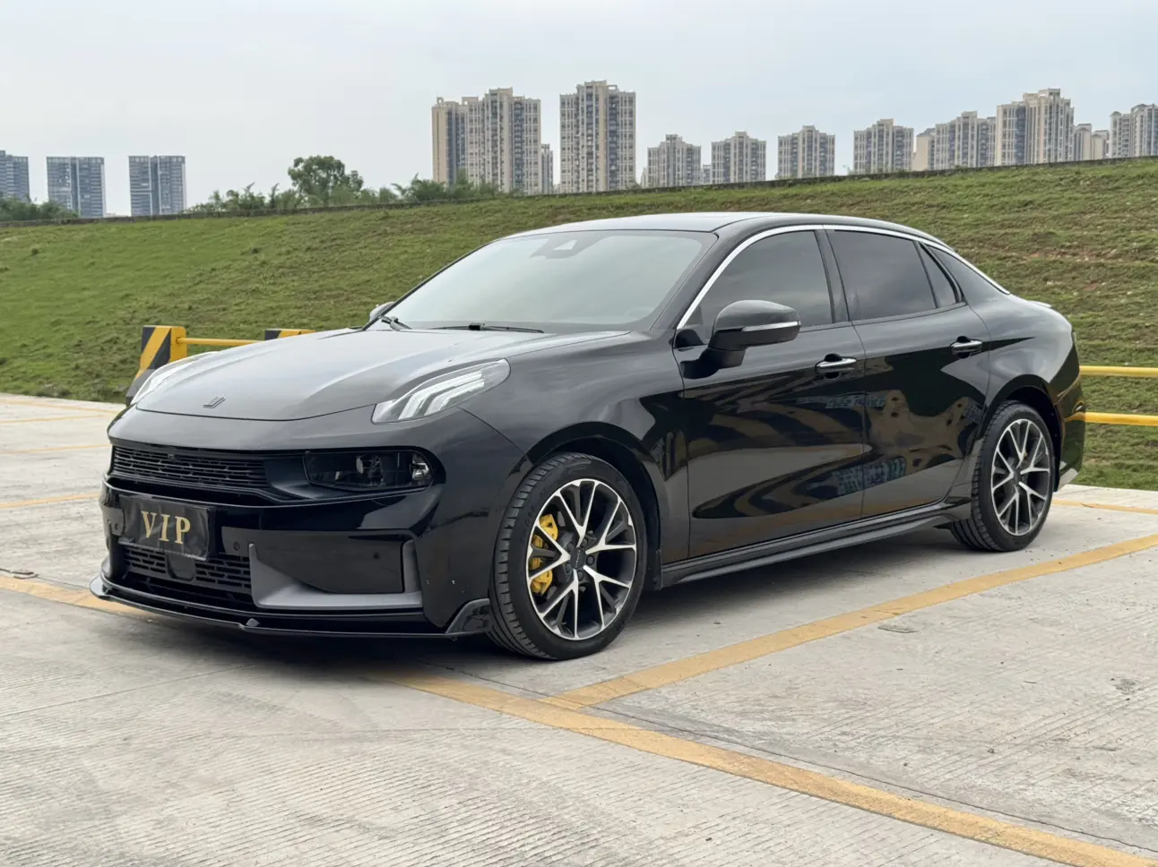 Lynk & Co 03