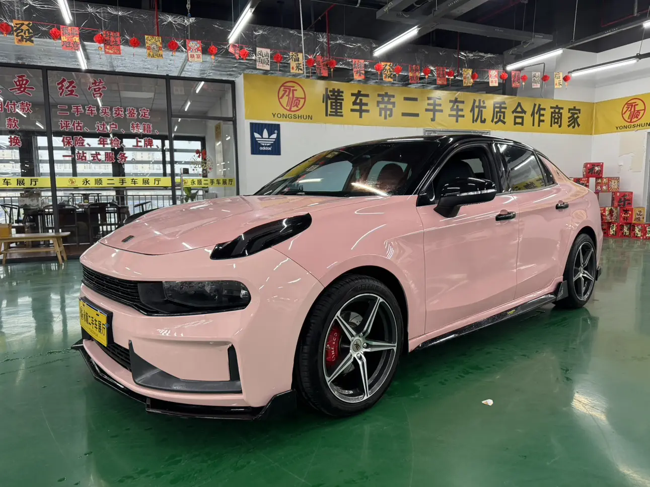 Lynk & Co 03