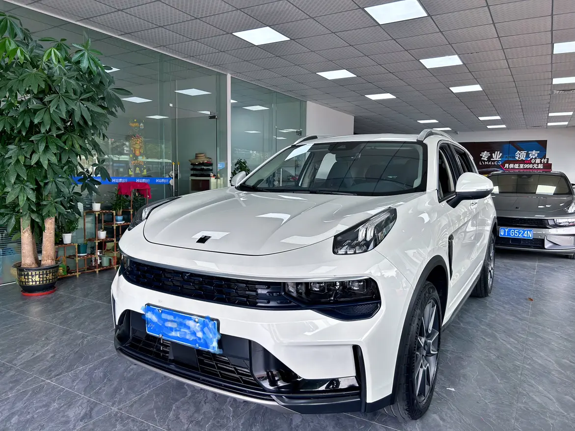 Lynk & Co 01