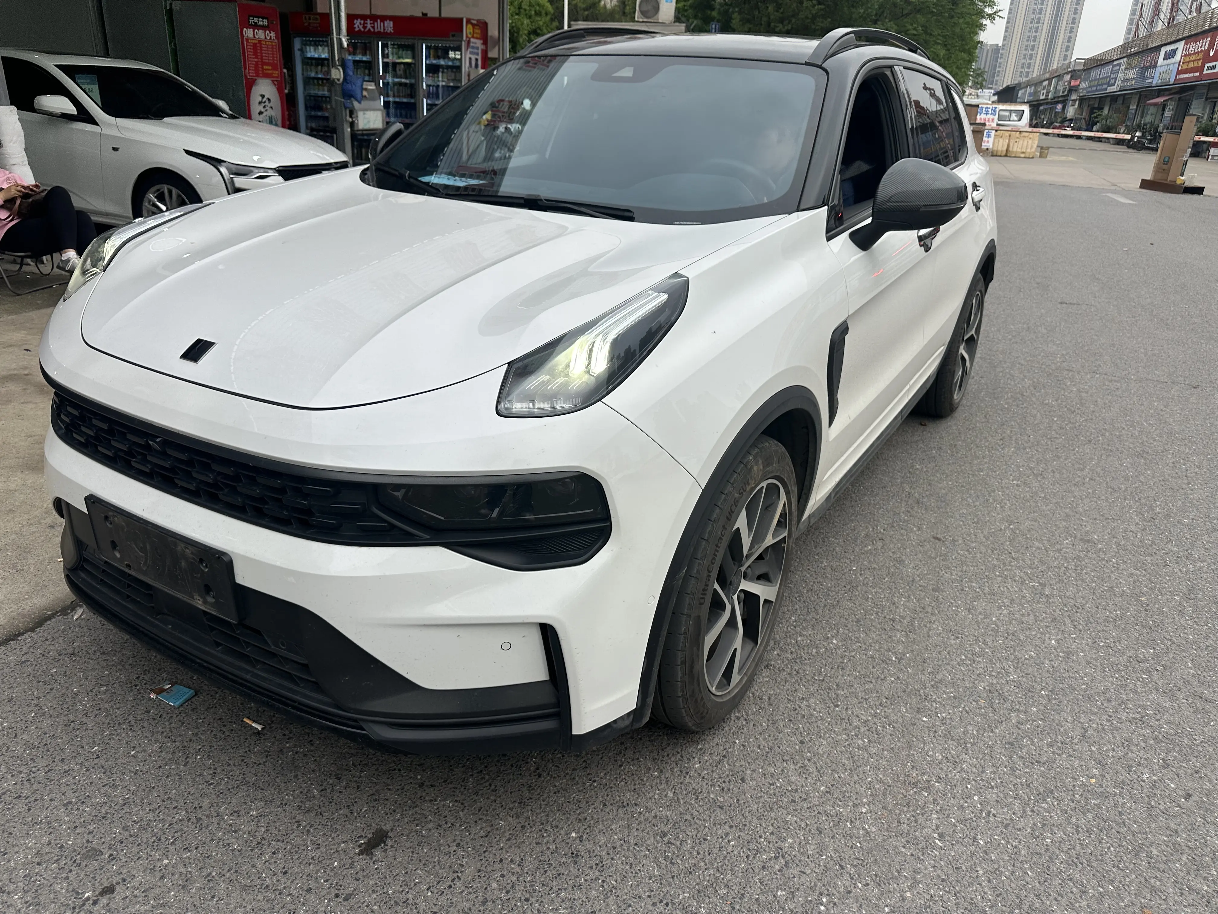 Lynk & Co 01