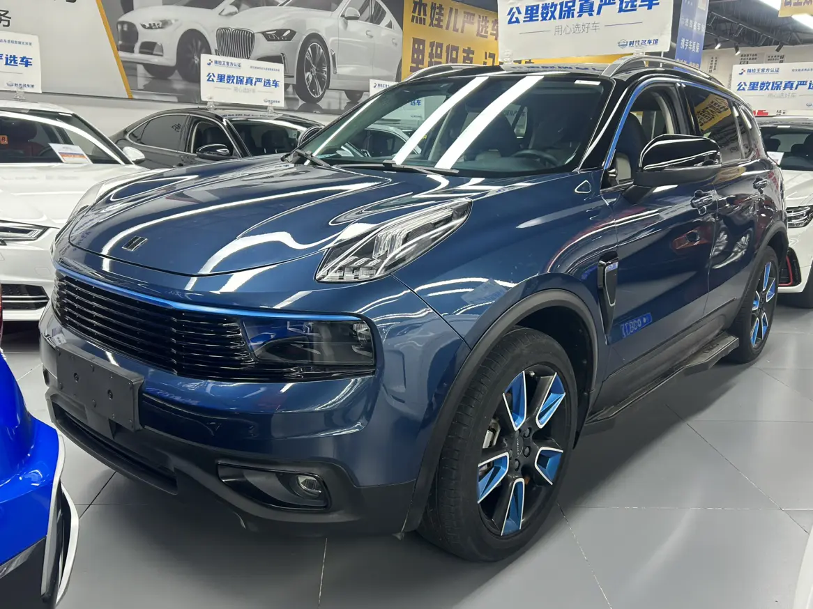 Lynk & Co 01