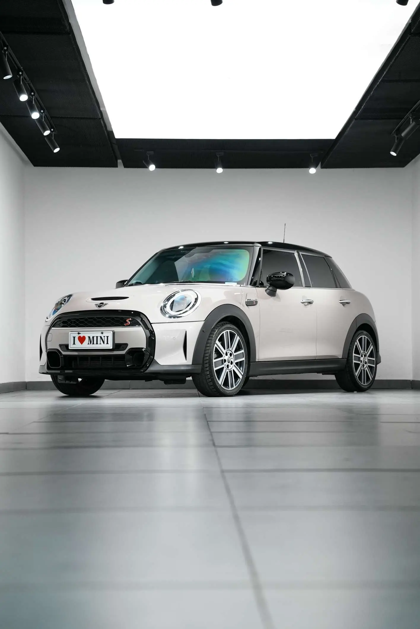 MINI MINI