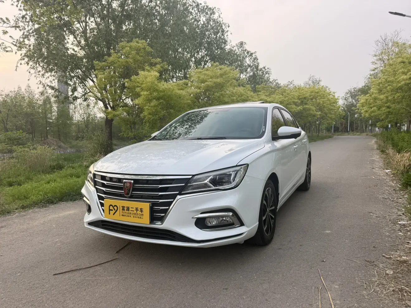 Roewe i5