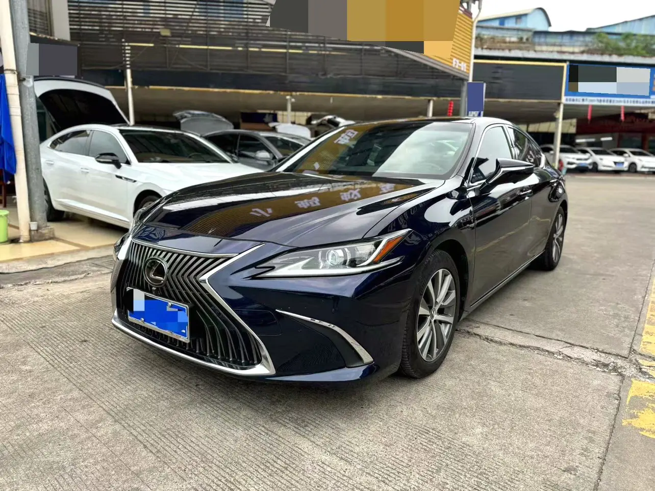 Lexus ES