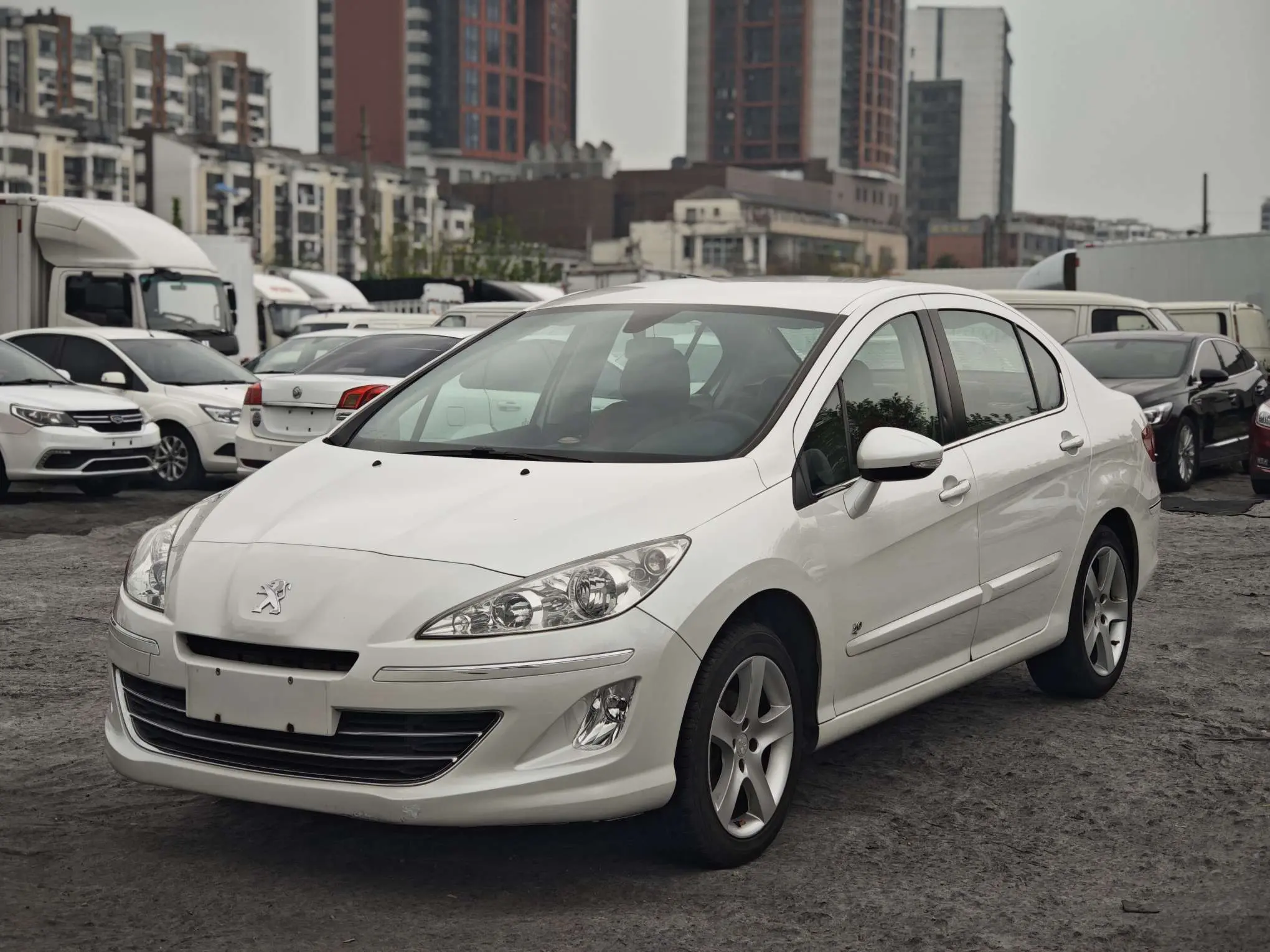 Peugeot 408